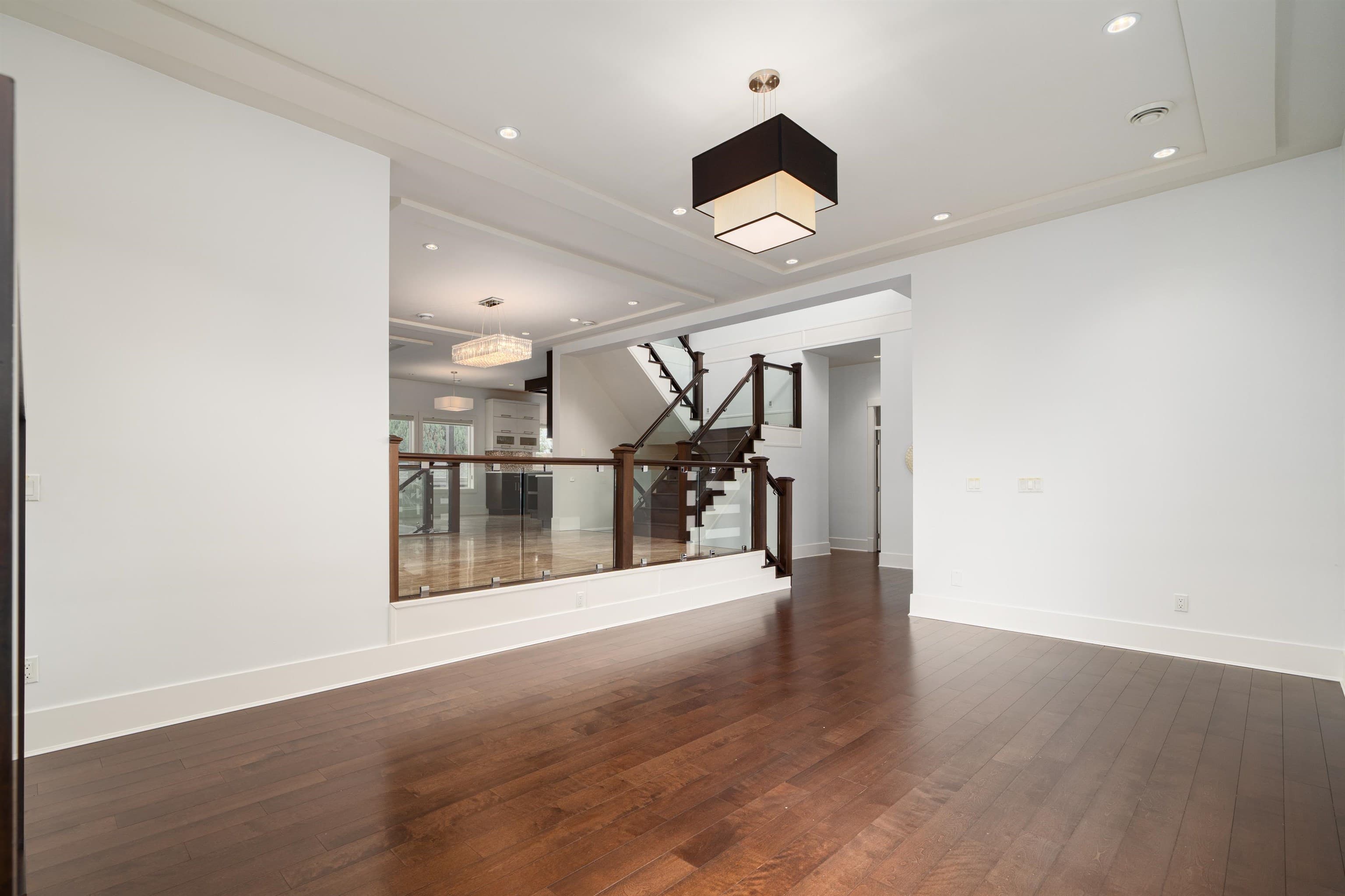 6650 Napier Street, Burnaby, V5B 2C3 — photo 4