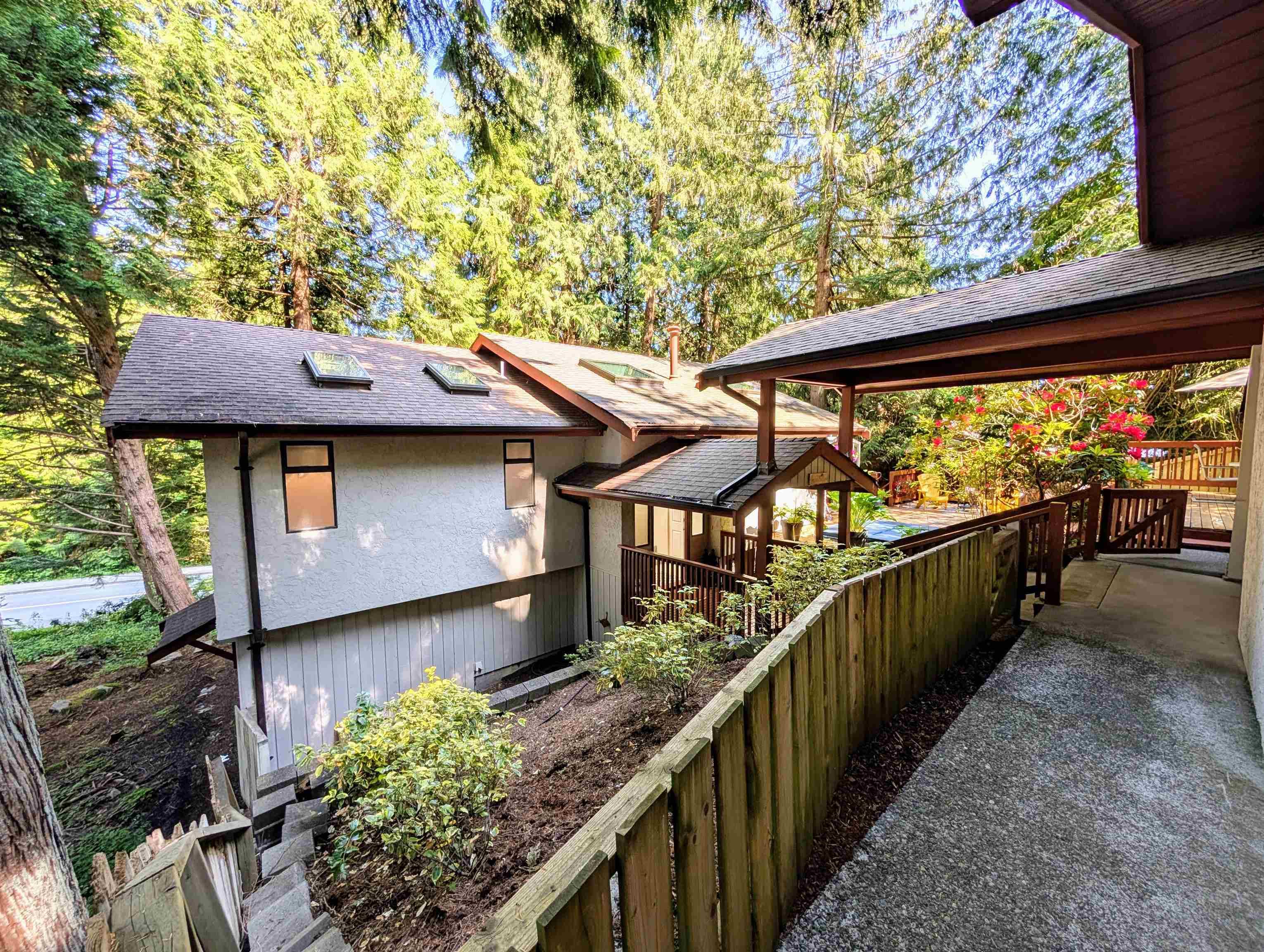 4706 Meadfeild Road, West Vancouver
