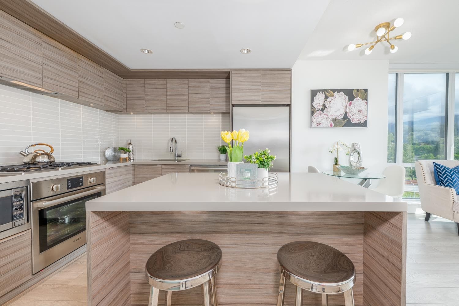 1003 - 1550 Fern Street, North Vancouver, V7J 0A9 — photo 2