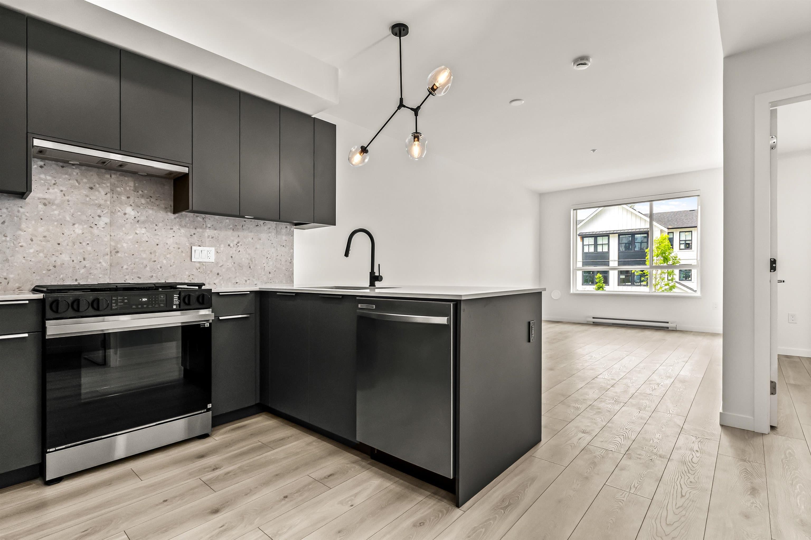 213 - 7936 206 Street, Langley, V2Y 1X6 — photo 3