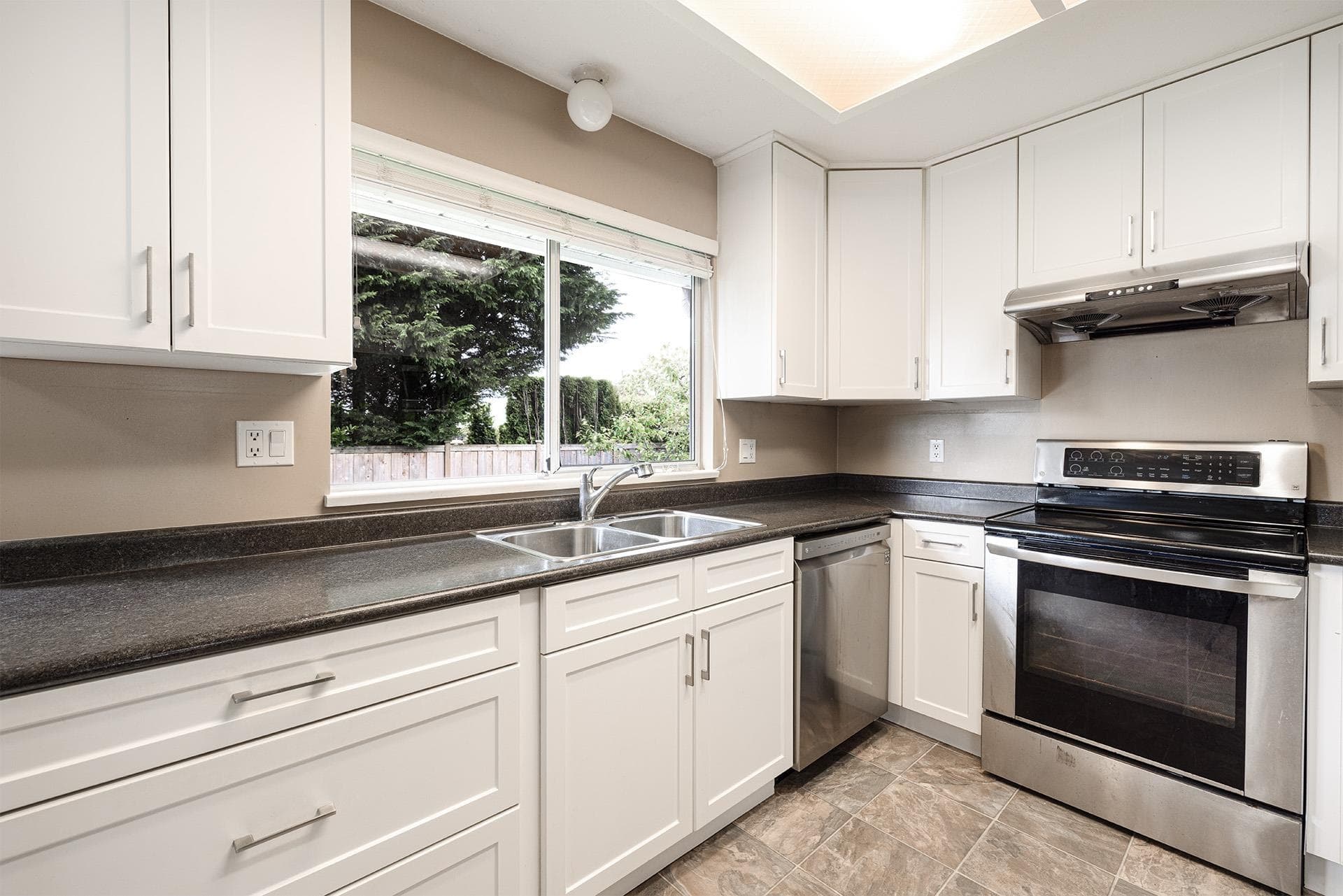 19625 Park Road, Pitt Meadows, V3Y 1B3 — photo 4