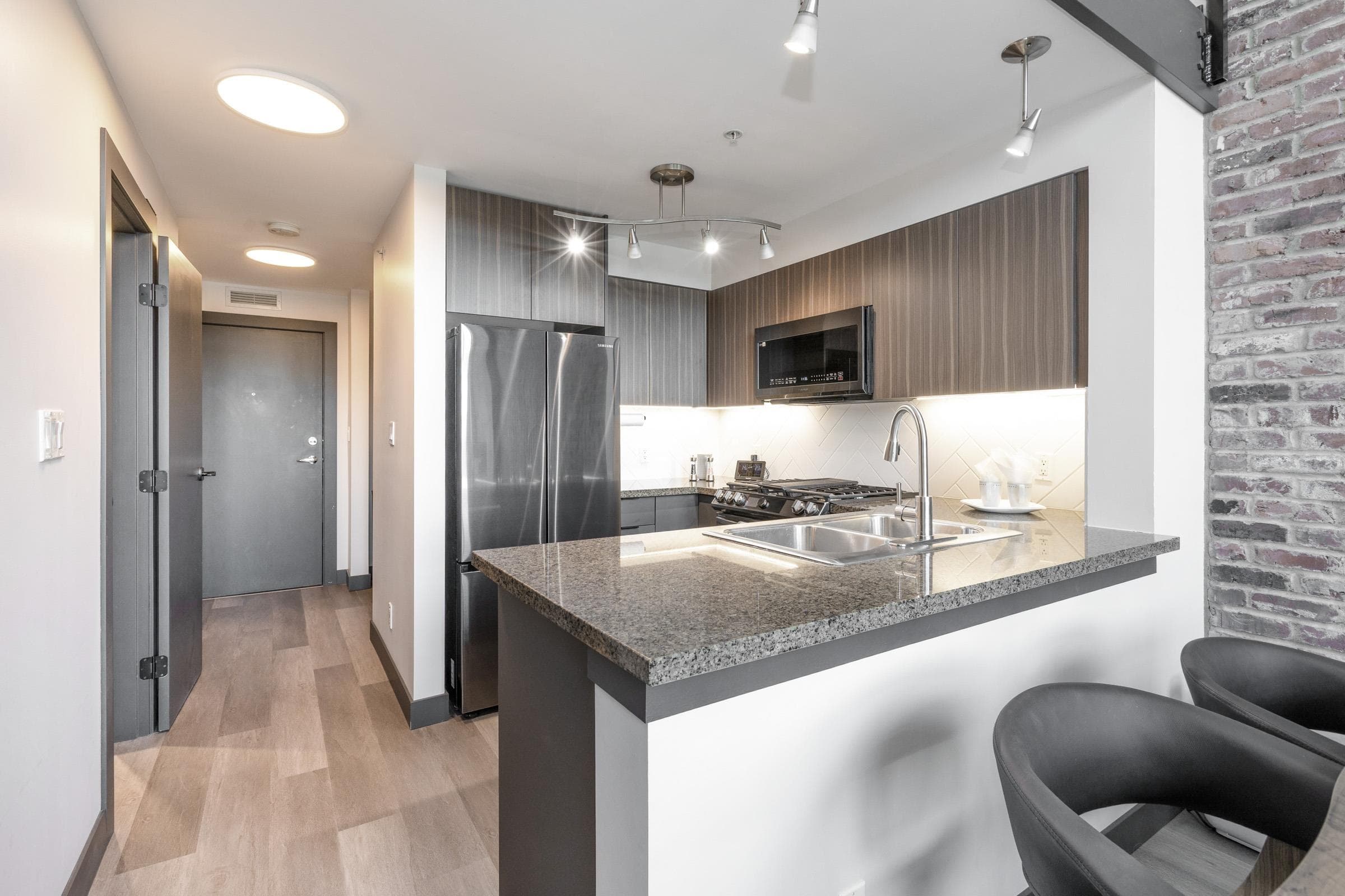 315 - 10 Renaissance Square, New Westminster, V3M 7B1 — photo 5