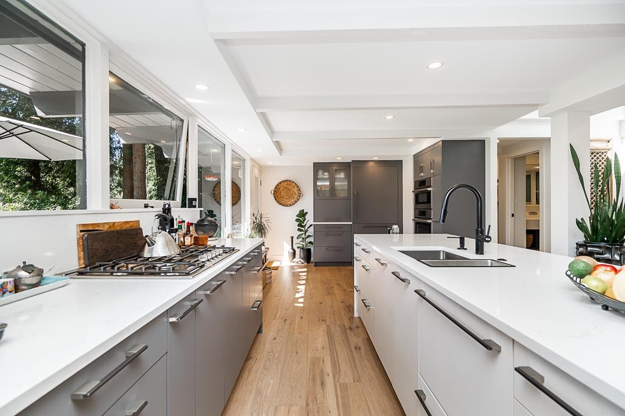 6070 Marine Drive, West Vancouver, V7W 2S3 — photo 3
