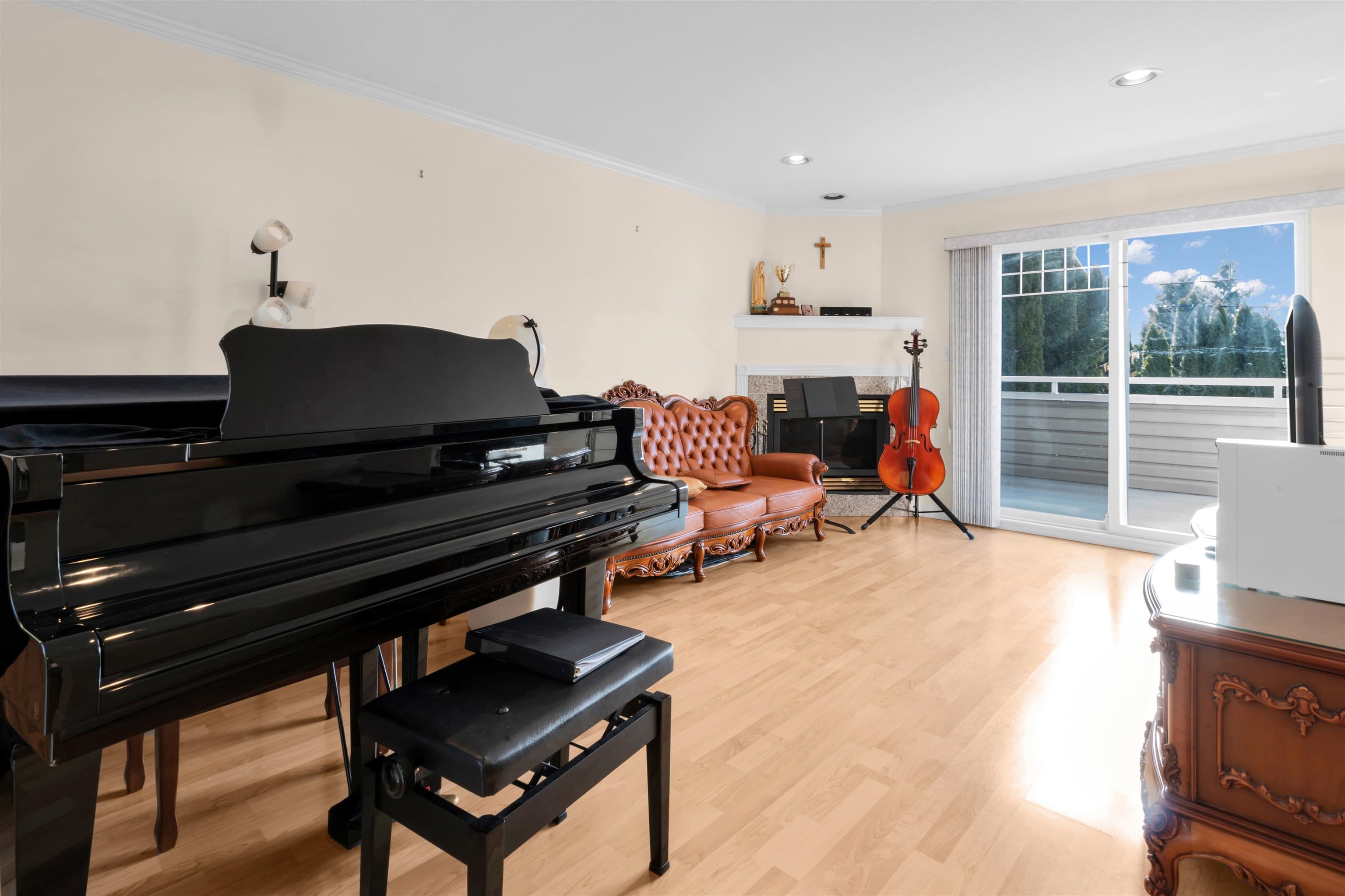 1067 Dansey Avenue, Coquitlam, V3K 3H2 — photo 5