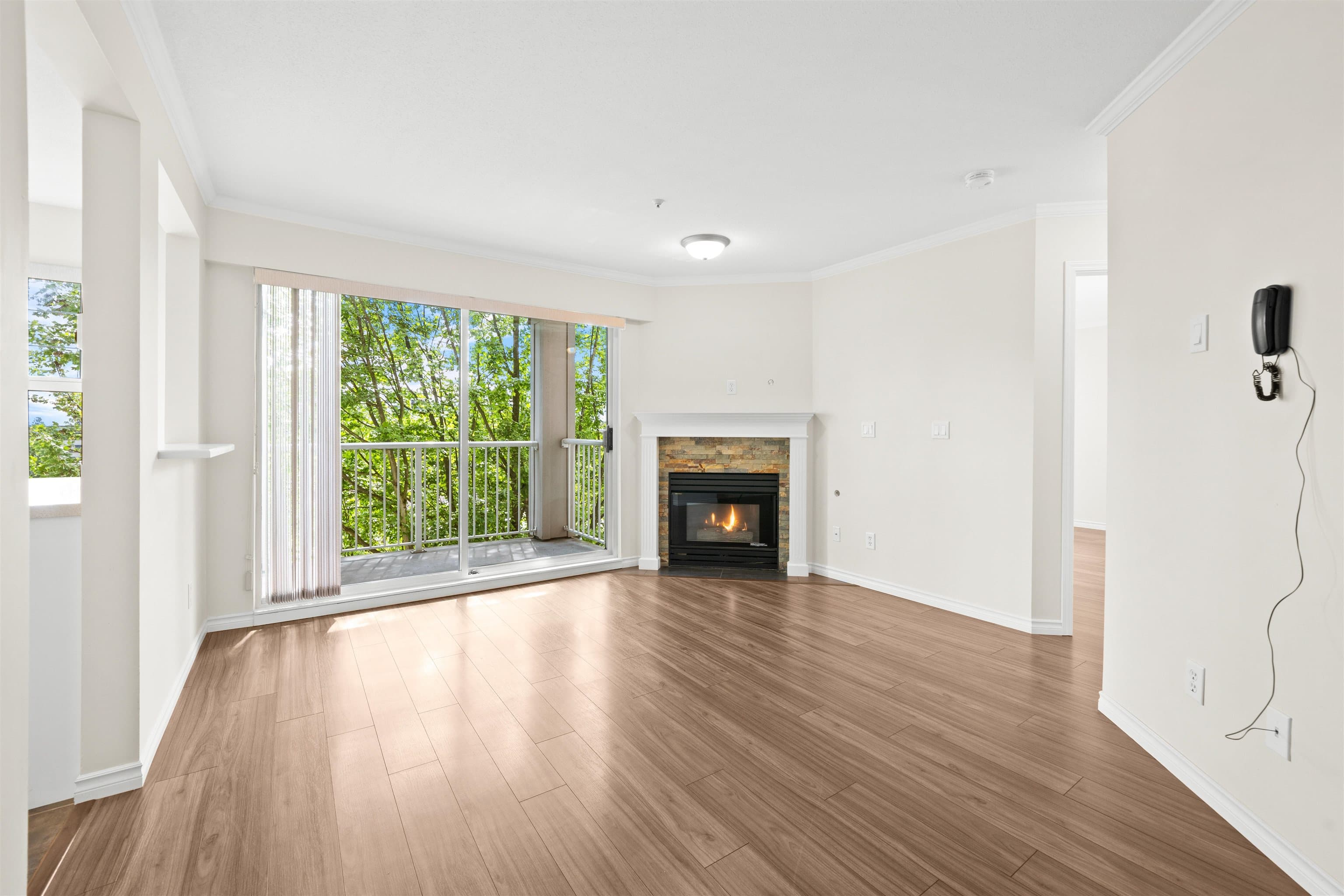 302 - 135 Eleventh Street, New Westminster, V3M 4C7 — photo 5