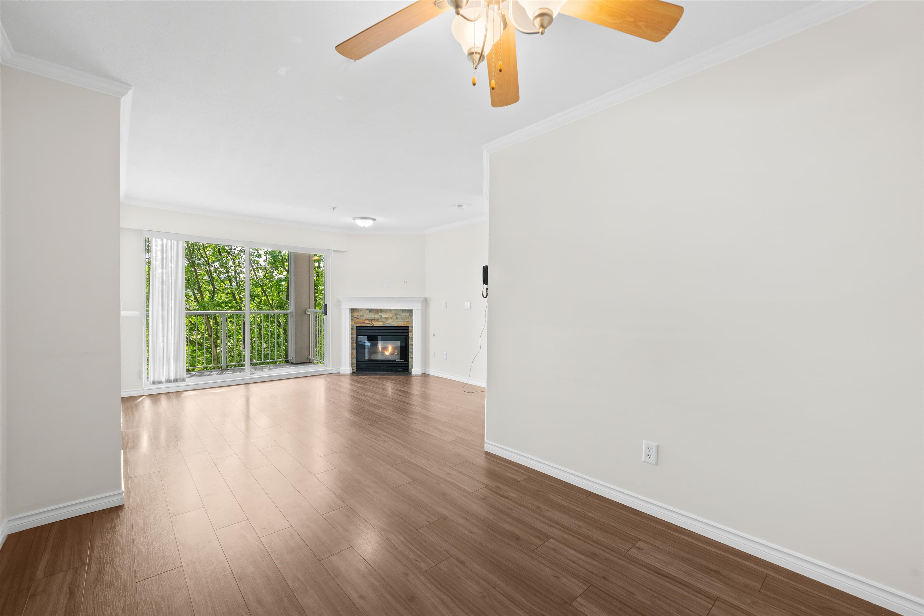 302 - 135 Eleventh Street, New Westminster, V3M 4C7 — photo 4