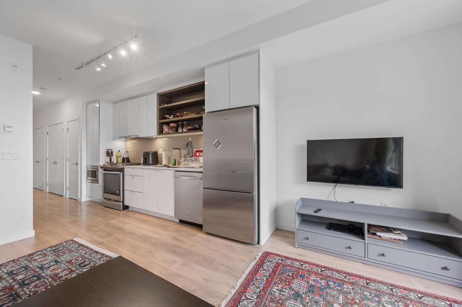 409 - 725 Marine Drive, North Vancouver, V7M 0G2 — photo 4