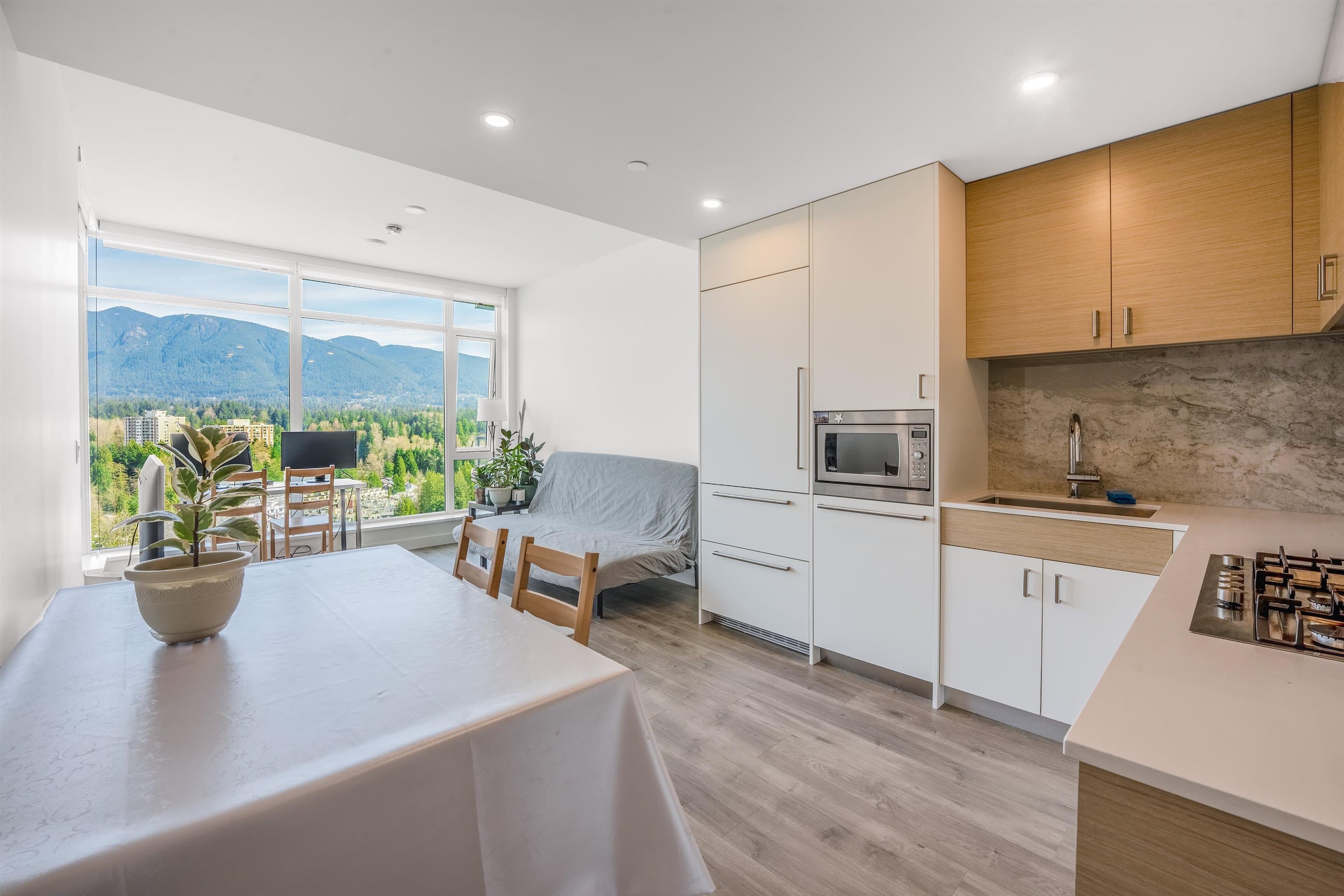 2001 - 200 Klahanie Court, West Vancouver, V7P 0E4 — photo 2