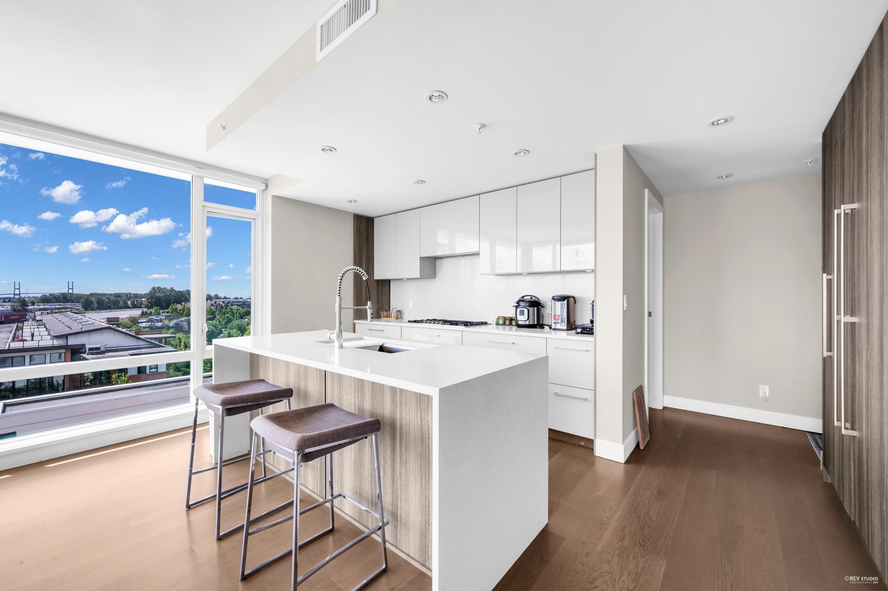808 - 210 Salter Street, New Westminster, V3M 0J9 — photo 3
