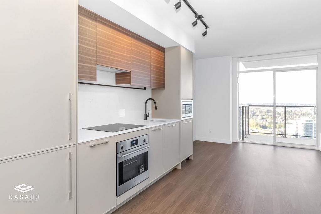 3908 - 13725 George Junction, Surrey, V3T 0V7 — photo 5