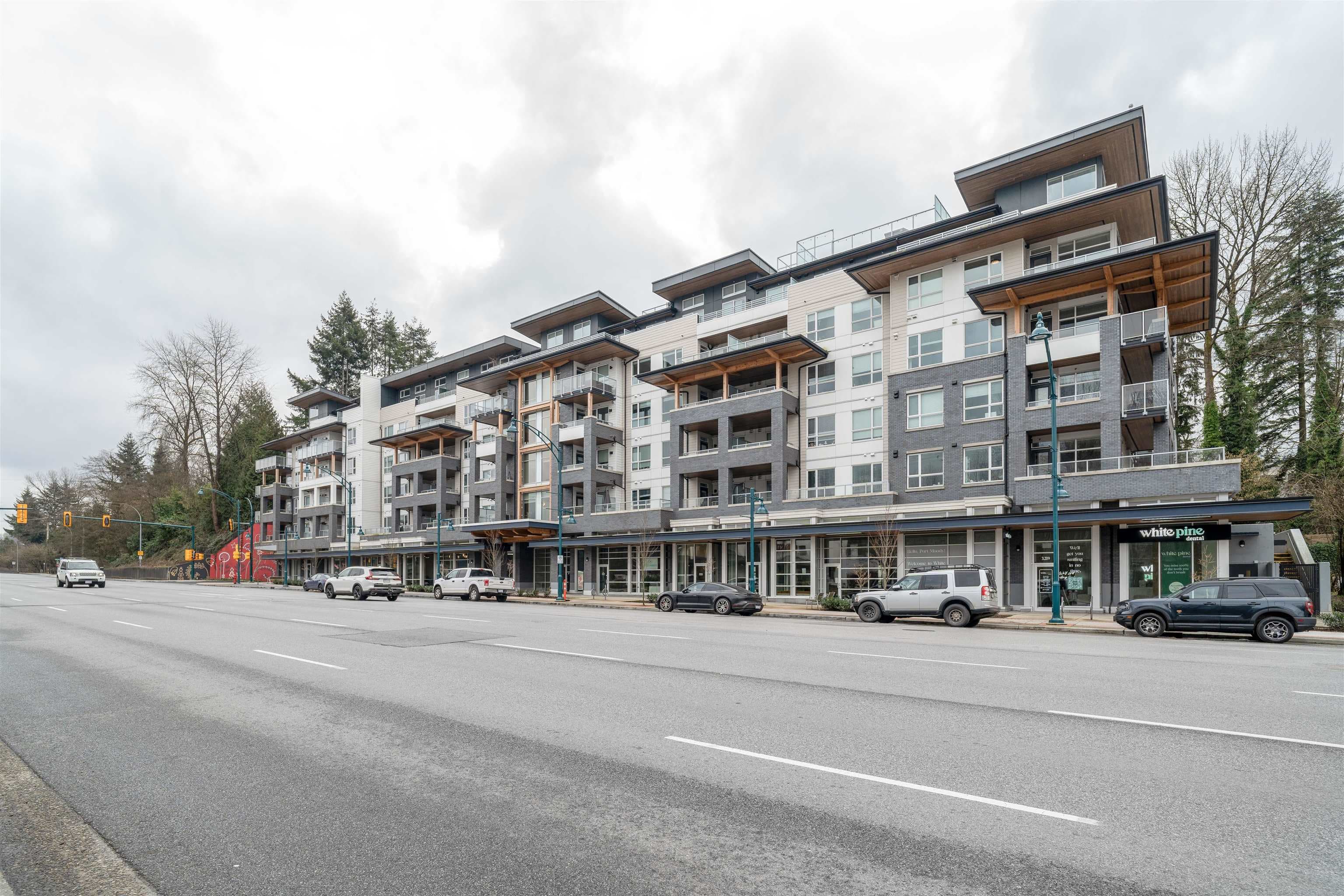 518 - 3229 St Johns Street, Port Moody, V3H 0M4 — photo 2