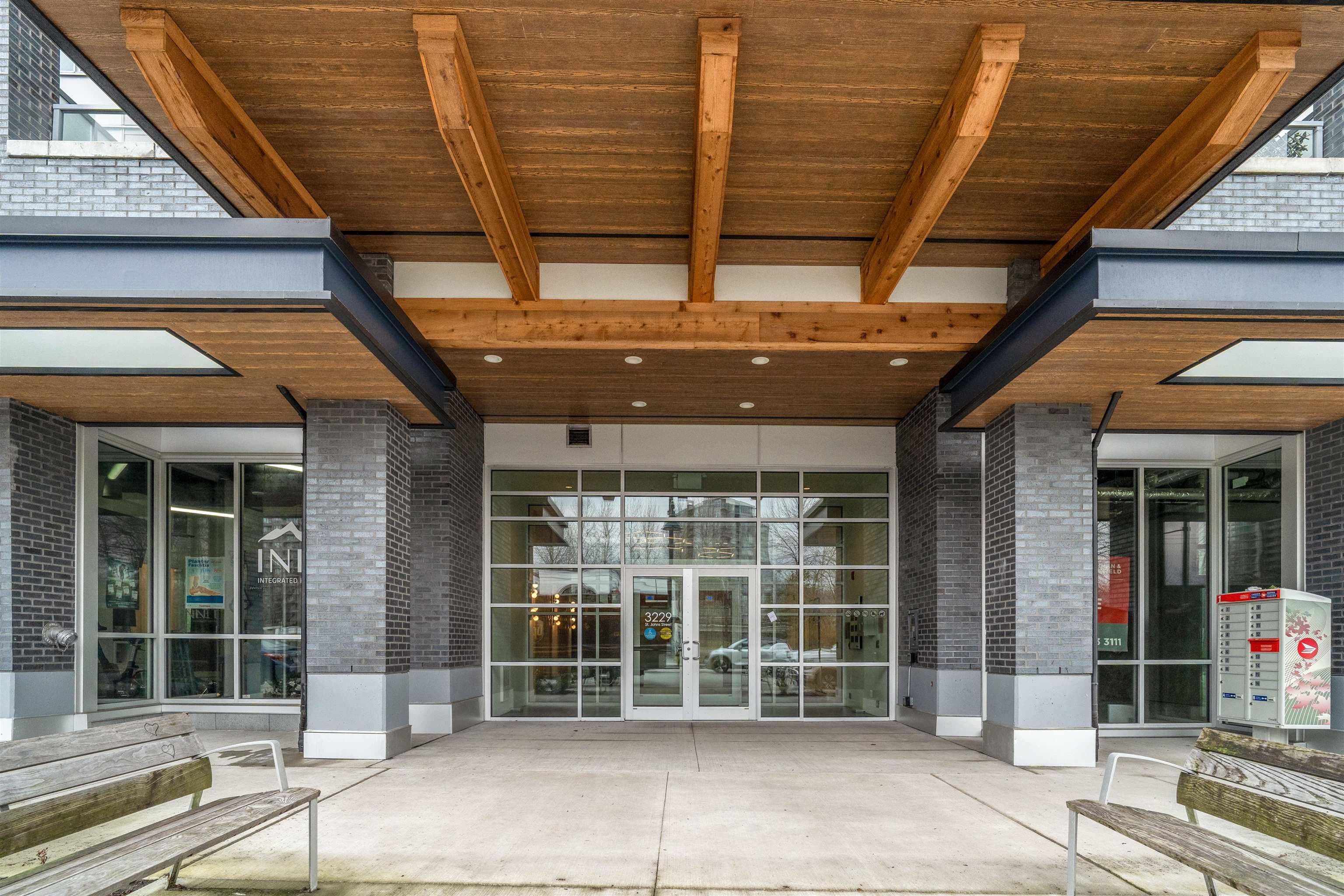 518 - 3229 St Johns Street, Port Moody, V3H 0M4 — photo 1