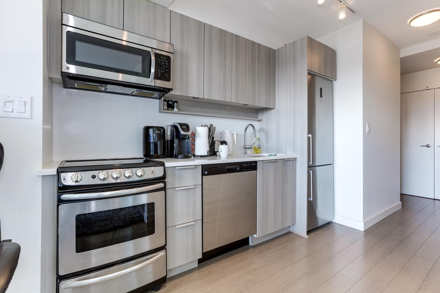 807 - 13308 Central Avenue, Surrey, V3T 0M4 — photo 4