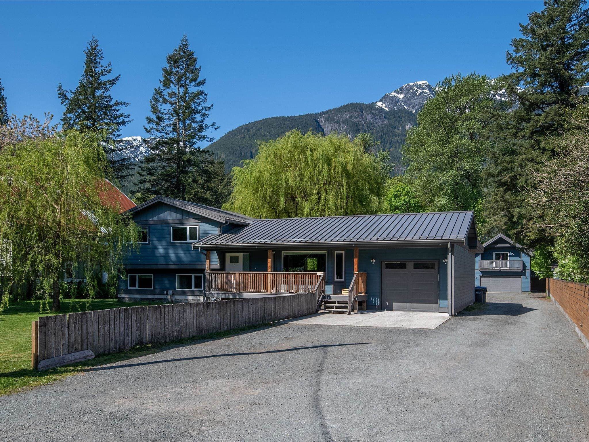 41549 Cottonwood Road, Squamish