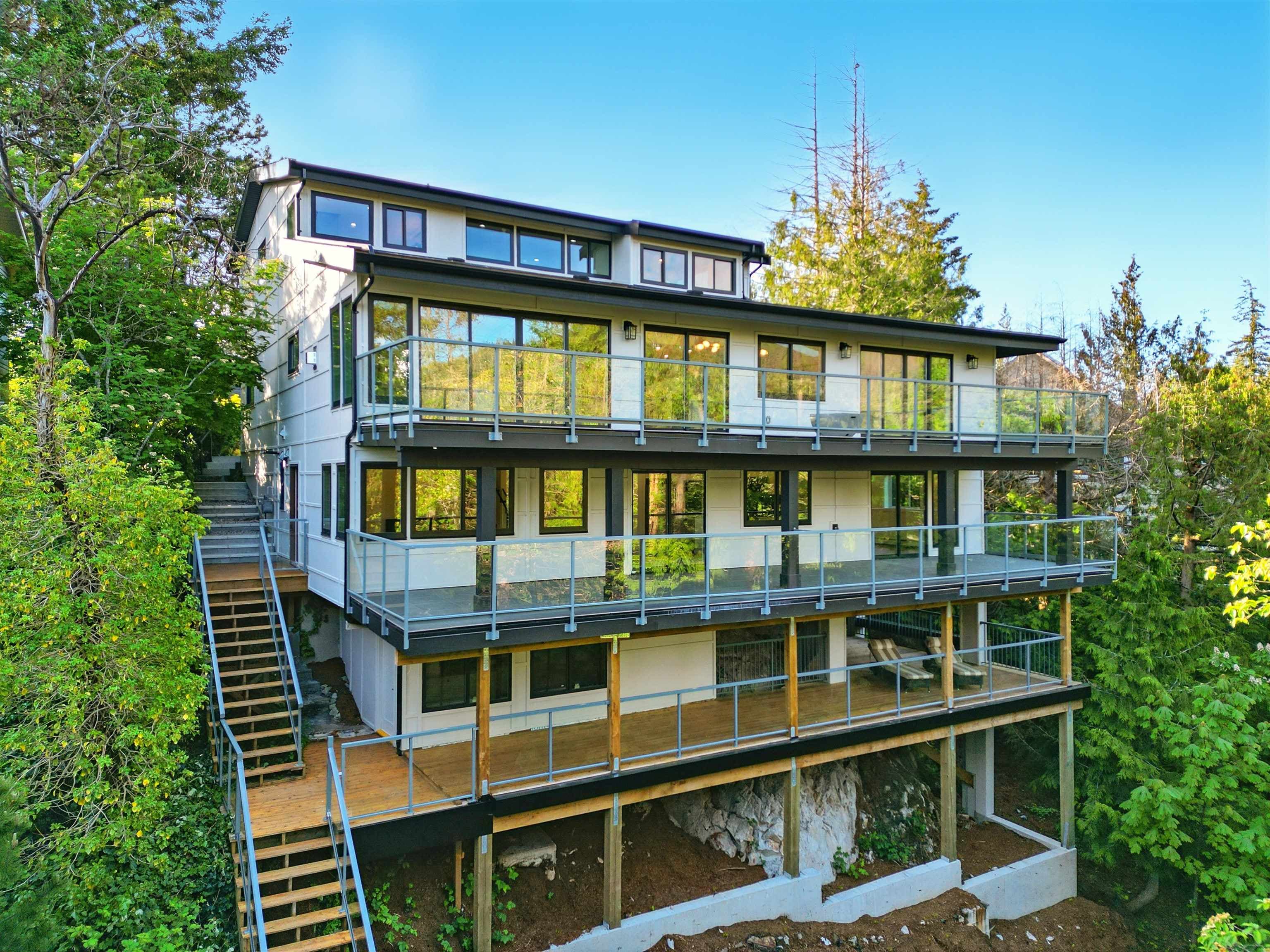 6230 Summit Avenue, West Vancouver, V7W 1Y2 — photo 3