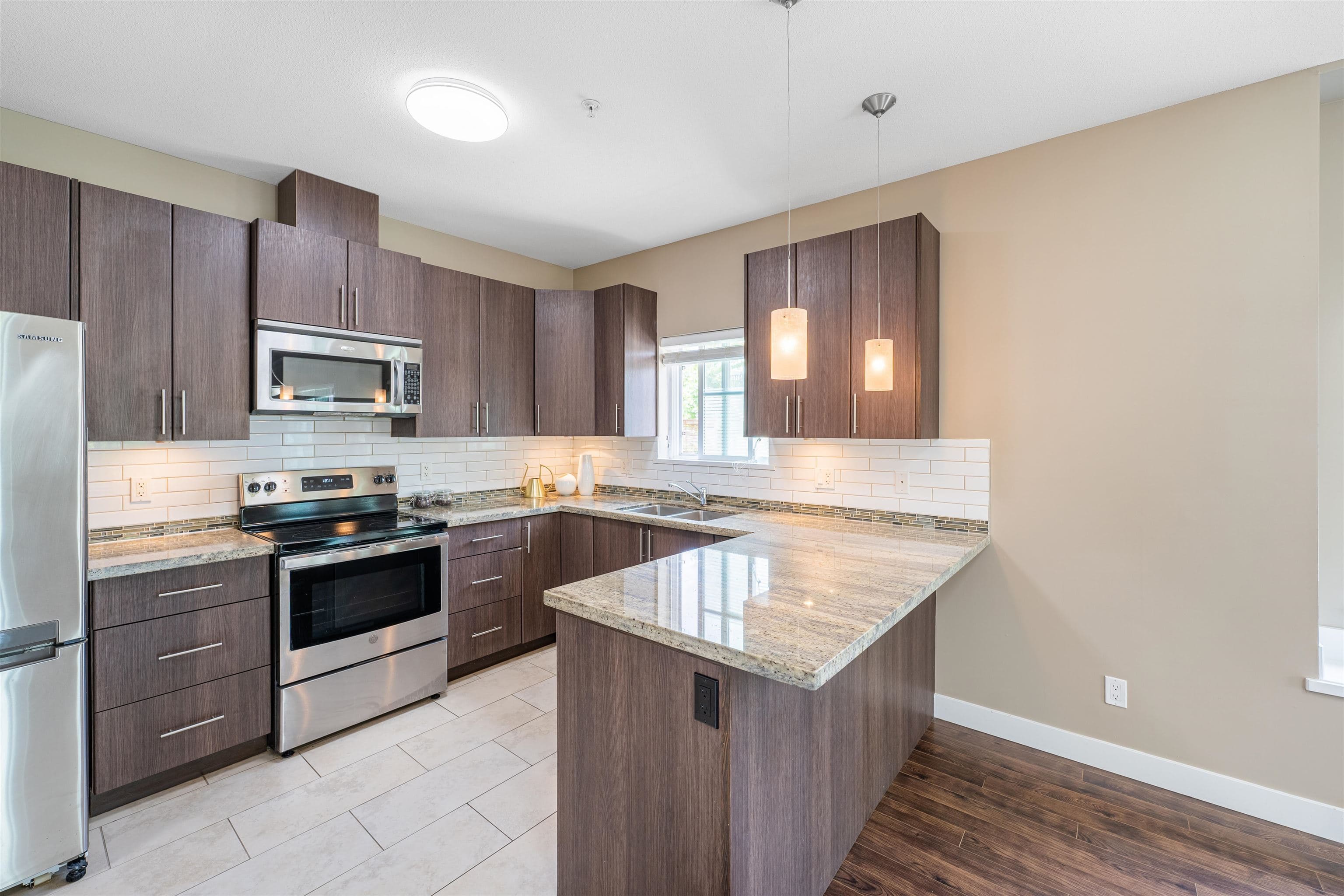 208 - 3888 Norfolk Street, Burnaby, V5G 1E5 — photo 5