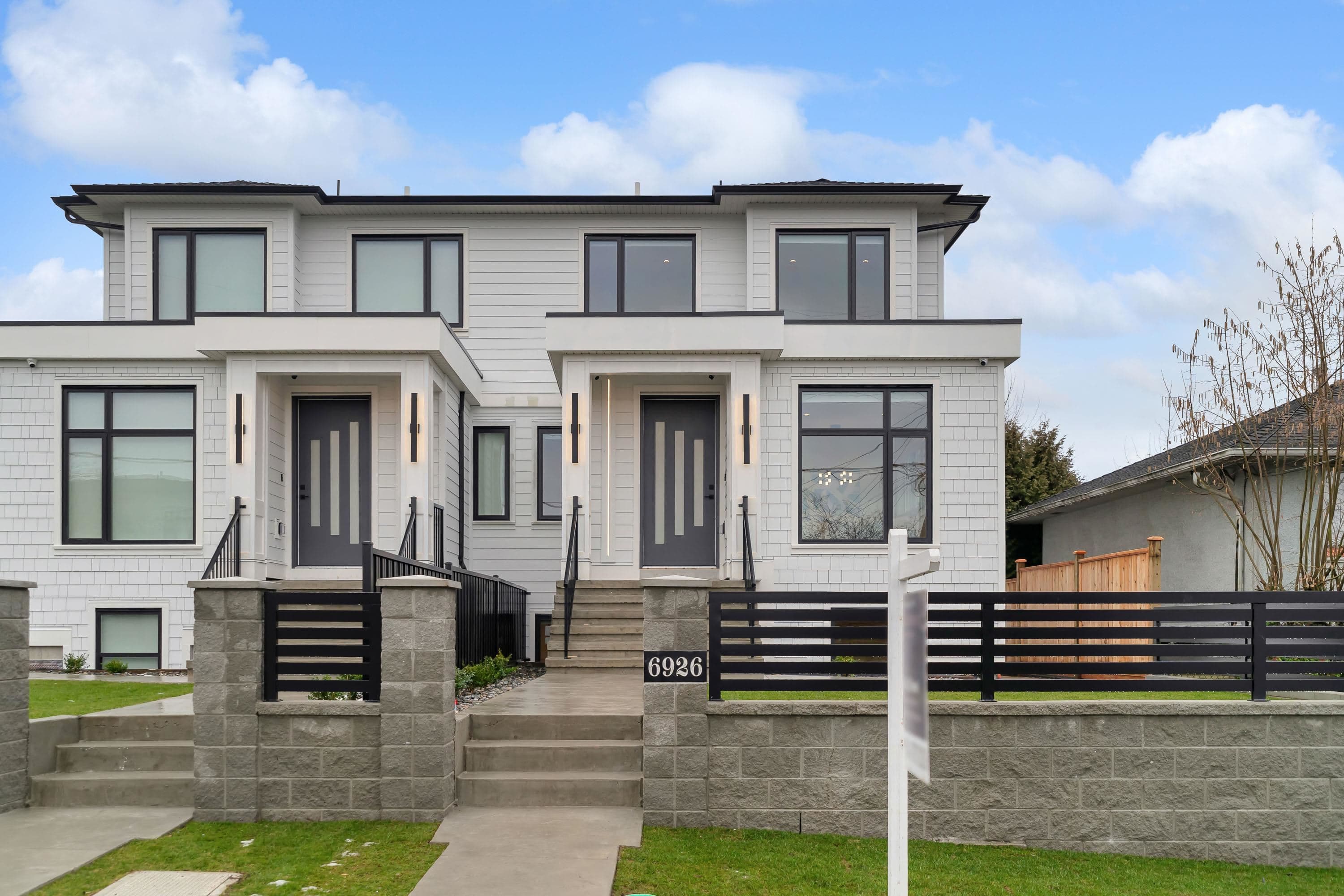 6926 Carnegie Street, Burnaby, V5B 1Y5 — photo 2