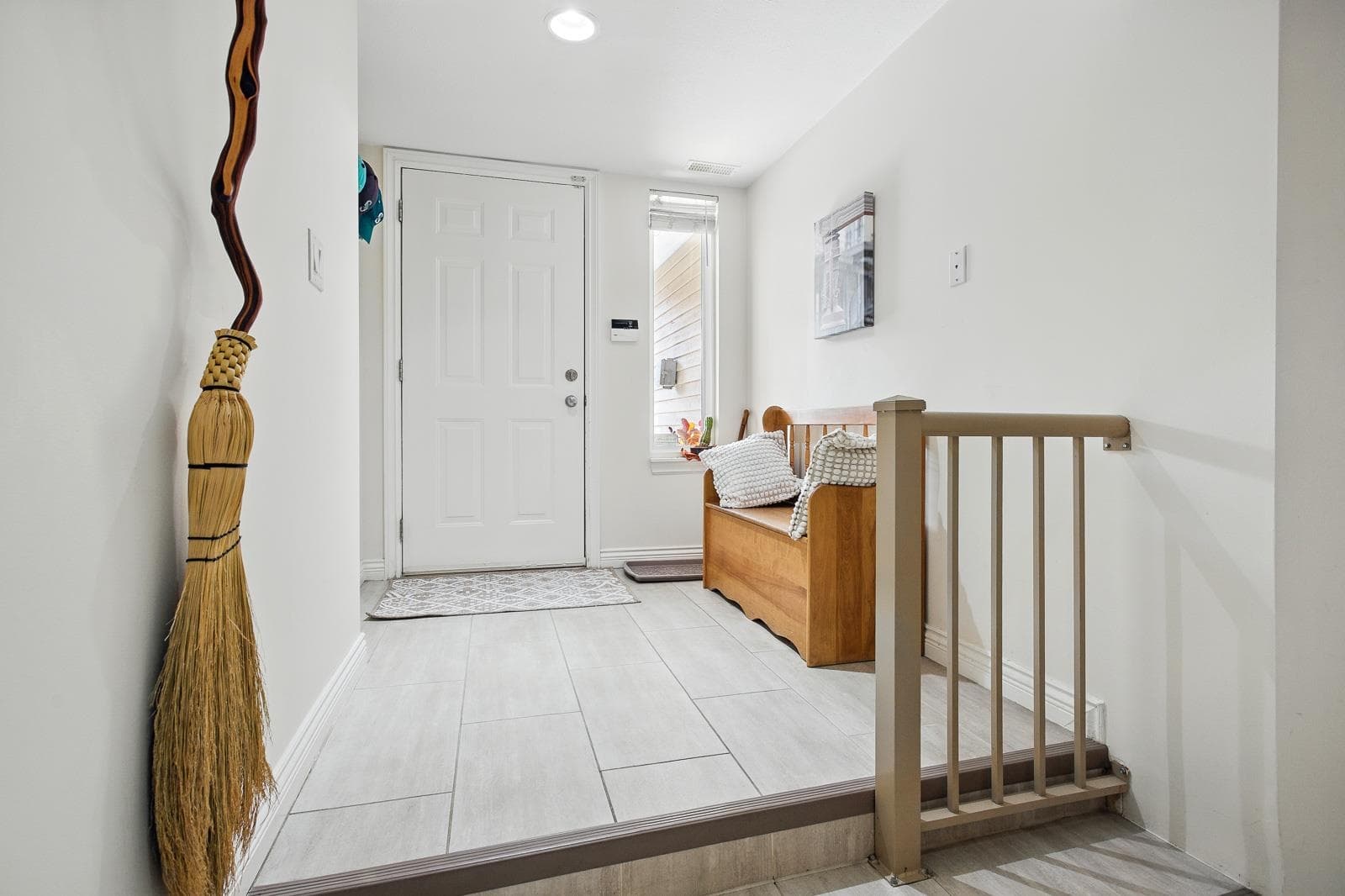 1126 Bennet Drive, Port Coquitlam, V3C 6H2 — photo 4