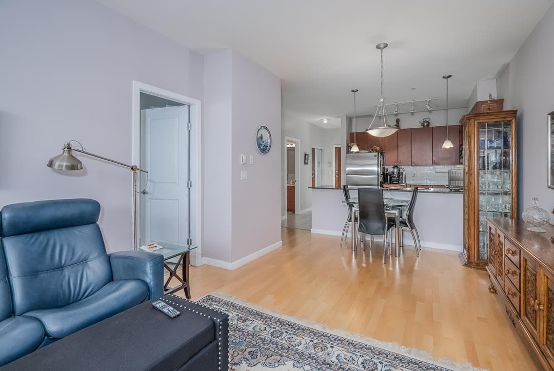 209 - 15380 102a Avenue, Surrey, V3R 0B3 — photo 5