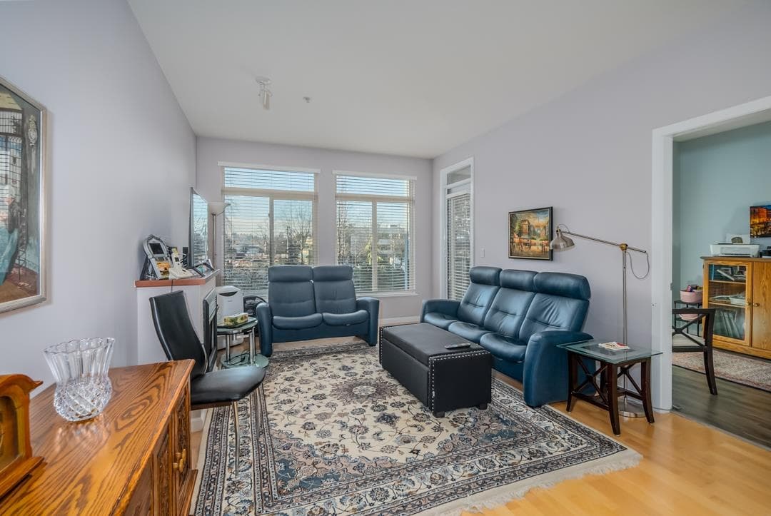 209 - 15380 102a Avenue, Surrey, V3R 0B3 — photo 4