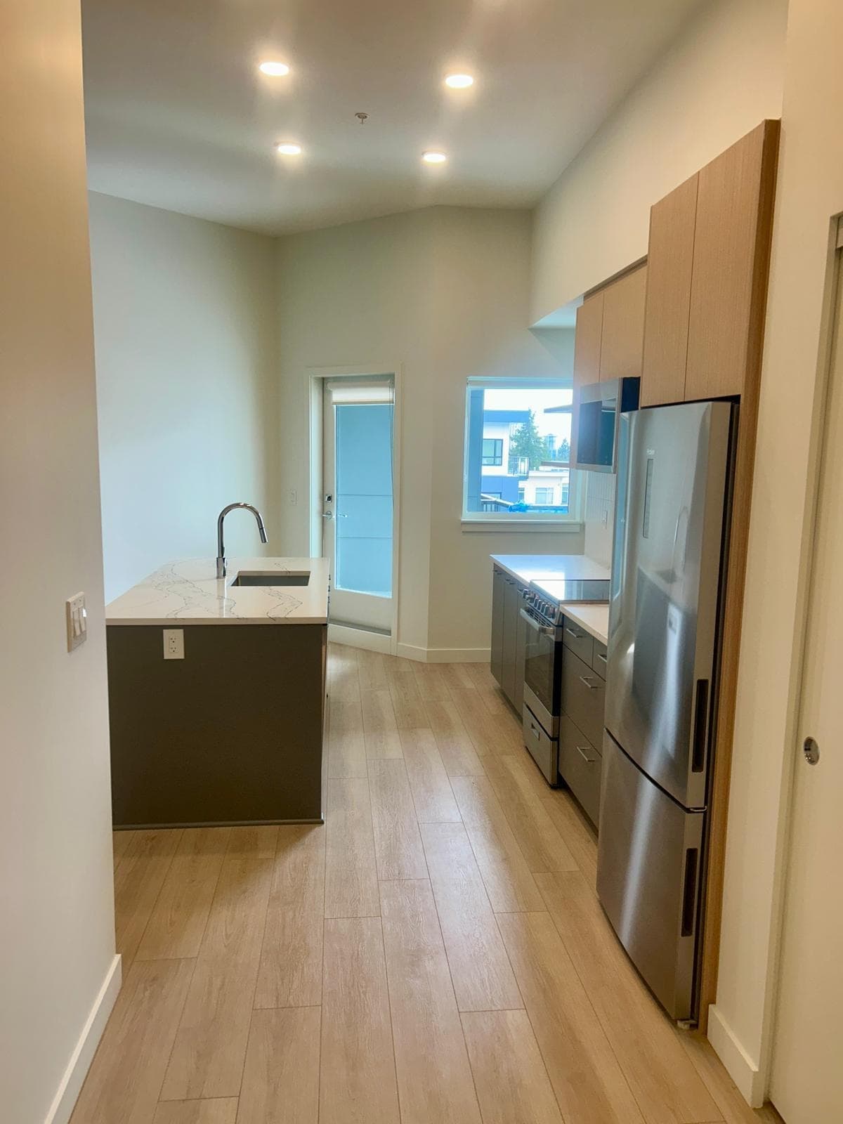 617 - 10777 138 Street, Surrey, V3T 0T5 — photo 5