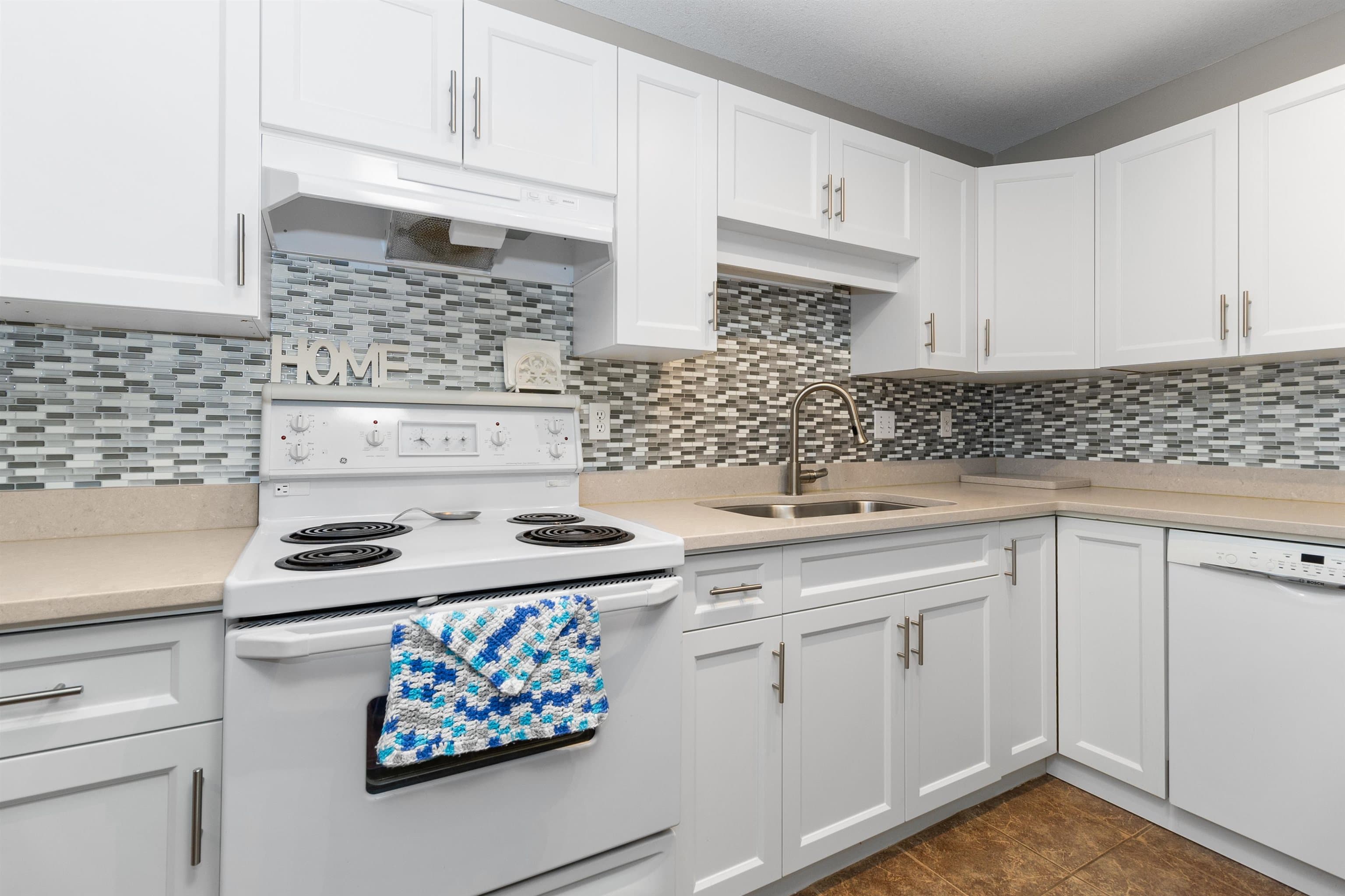 207 - 3174 Gladwin Road, Abbotsford, V2T 5T5 — photo 4