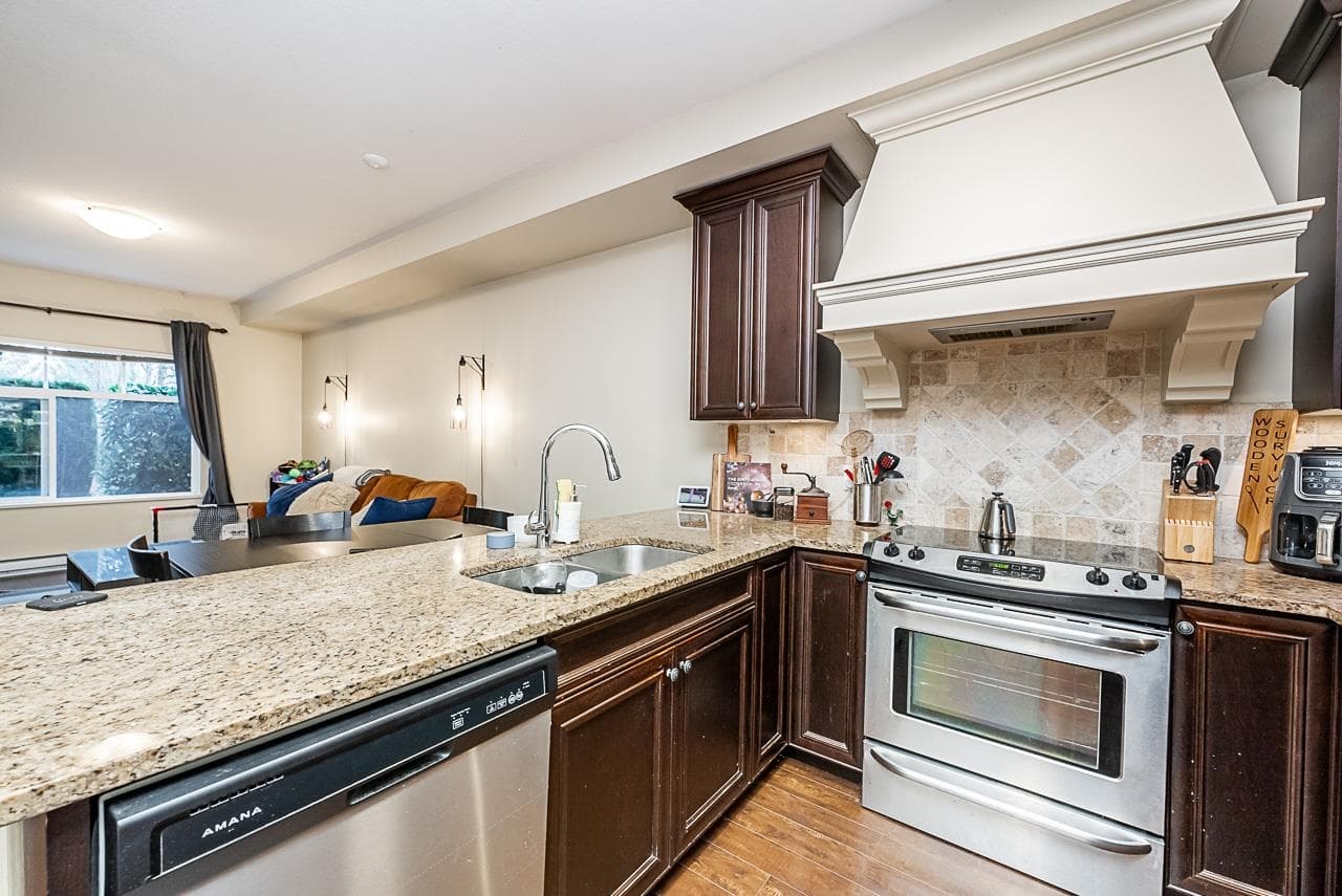 107 - 19530 65 Avenue, Surrey, V4N 6M1 — photo 5