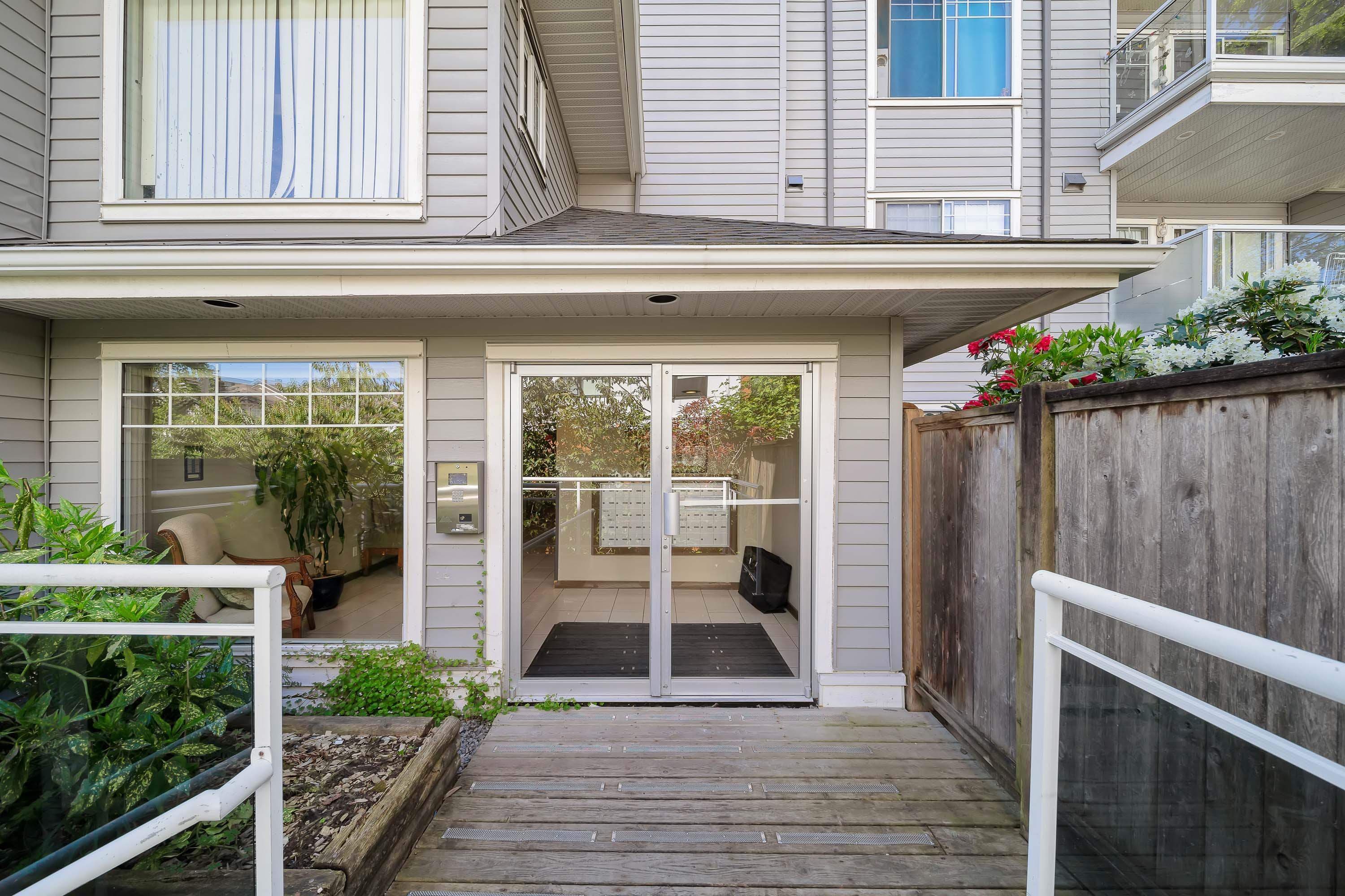 204 - 11671 Fraser Street, Maple Ridge, V2X 6C4 — photo 4