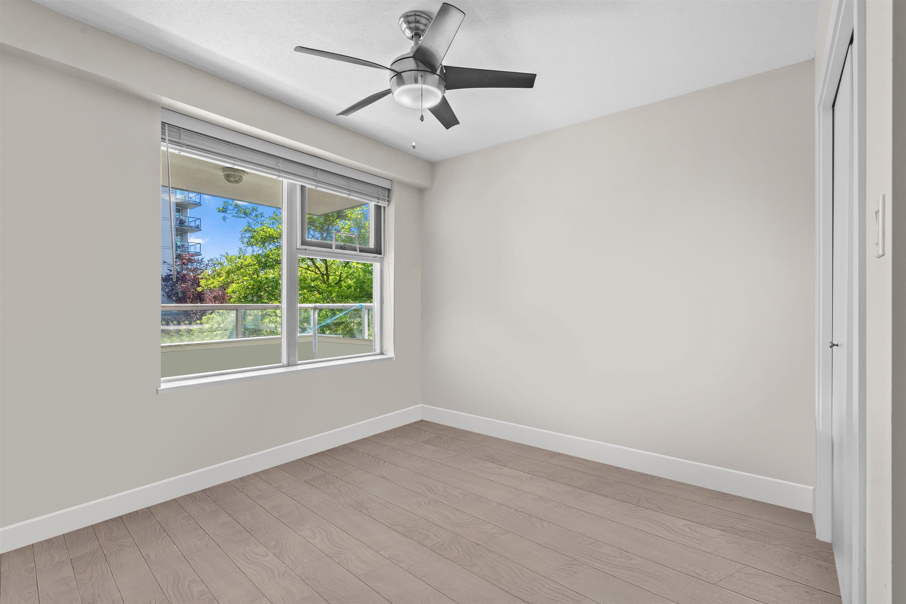 202 - 235 Guildford Way, Port Moody, V3H 5L8 — photo 5