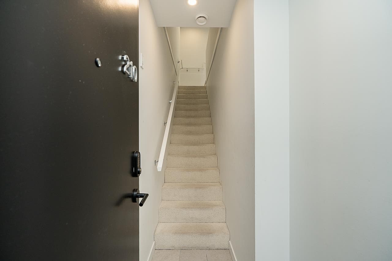 210 - 650 E 2nd Street, North Vancouver, V7L 1E3 — photo 5