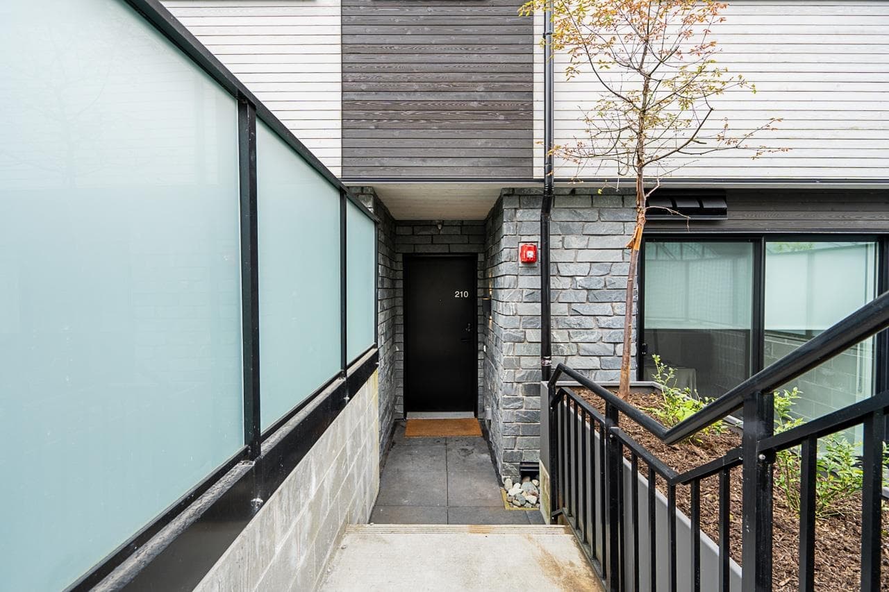 210 - 650 E 2nd Street, North Vancouver, V7L 1E3 — photo 4
