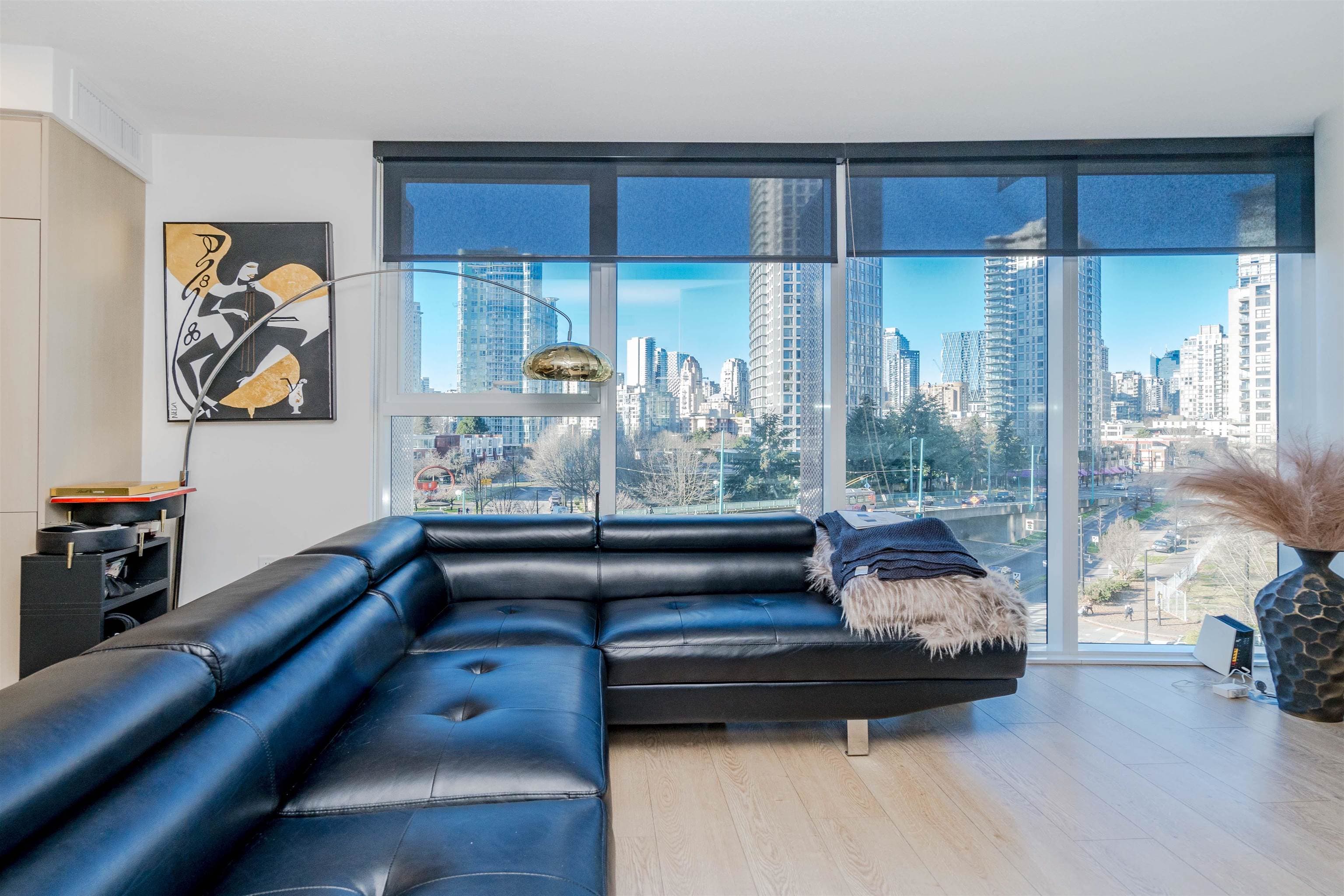 688 - 87 Nelson Street, Vancouver, V6Z 0E8 — photo 4
