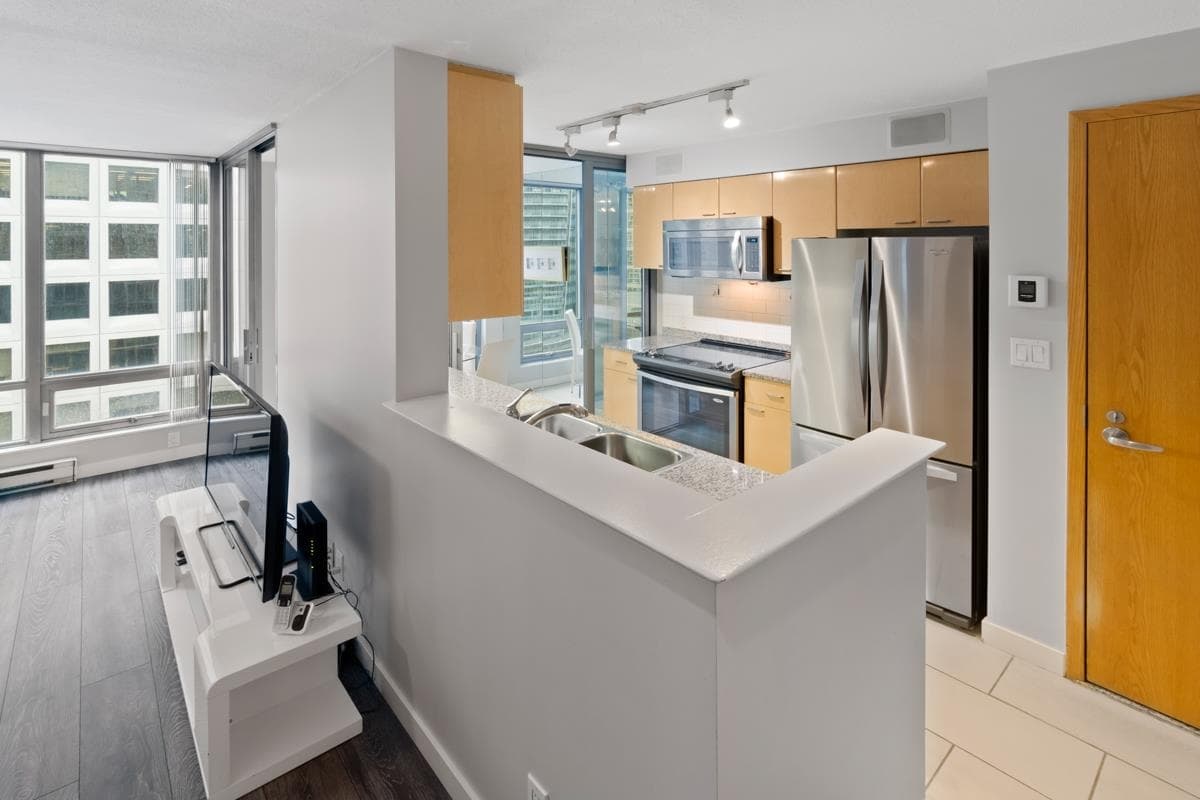 1505 - 1200 W Georgia Street, Vancouver, V6E 3P2 — photo 5
