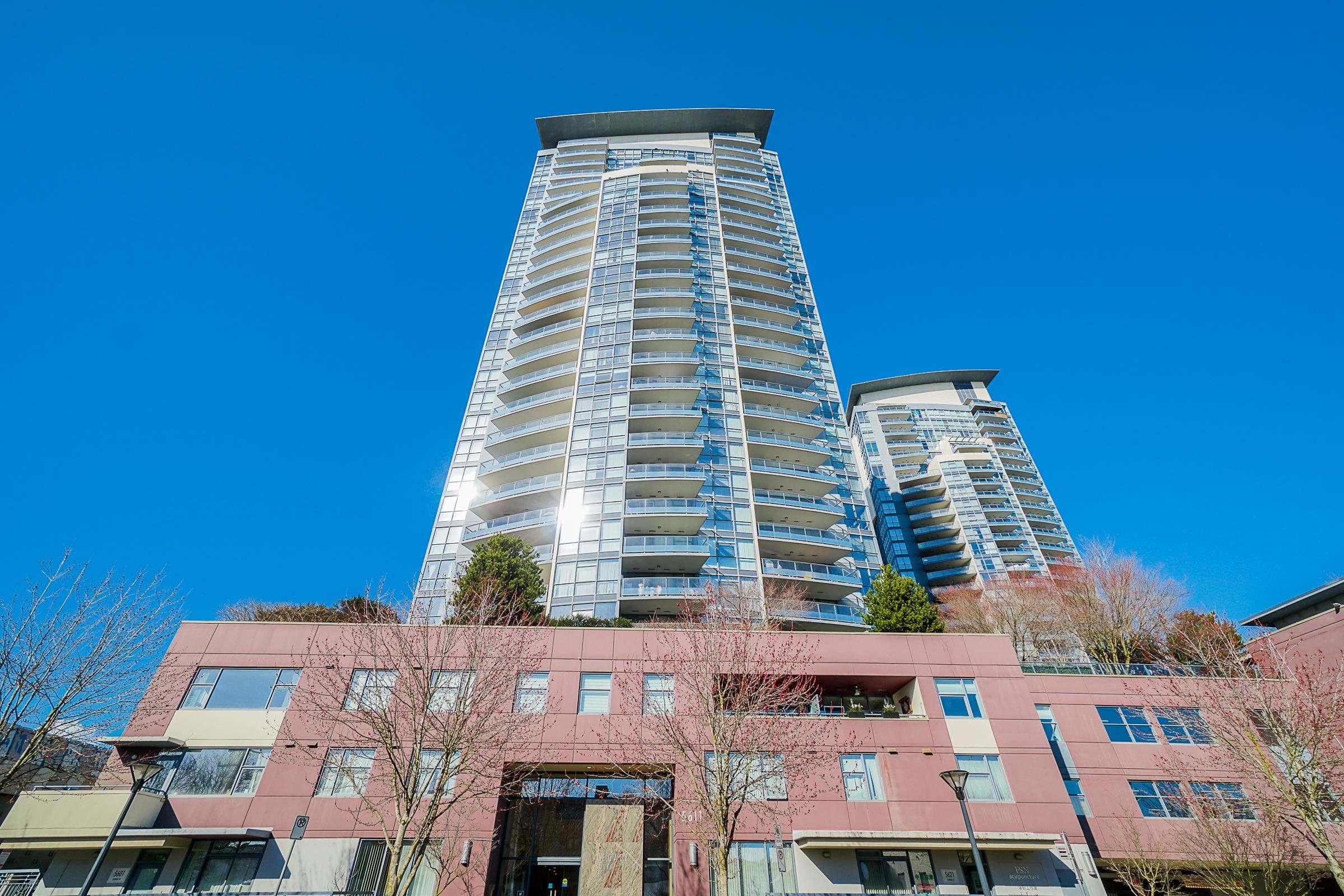 1402 - 5611 Goring Street, Burnaby, V5B 0A3 — photo 1