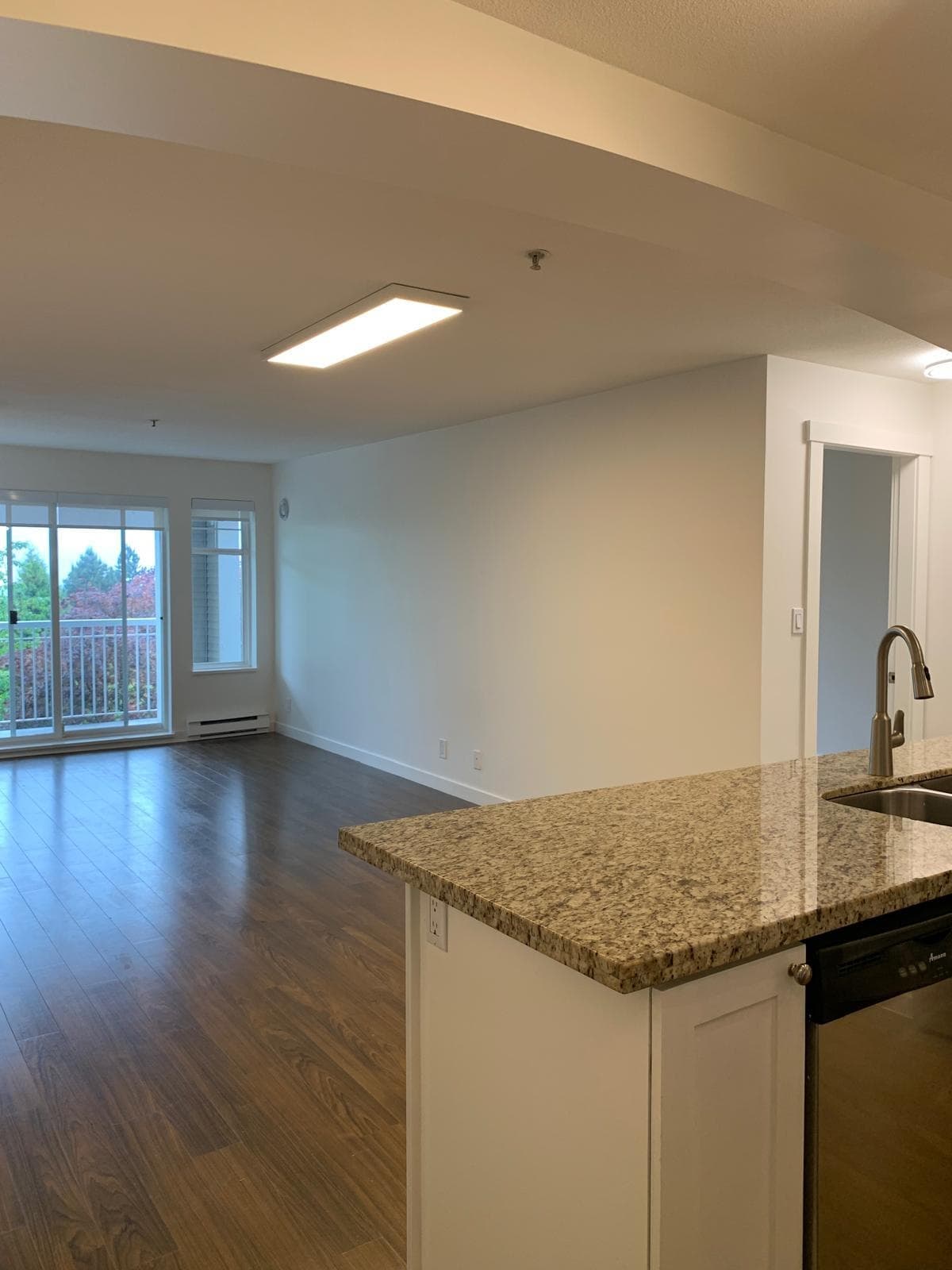 202 - 1432 Parkway Boulevard, Coquitlam, V3E 3J6 — photo 3