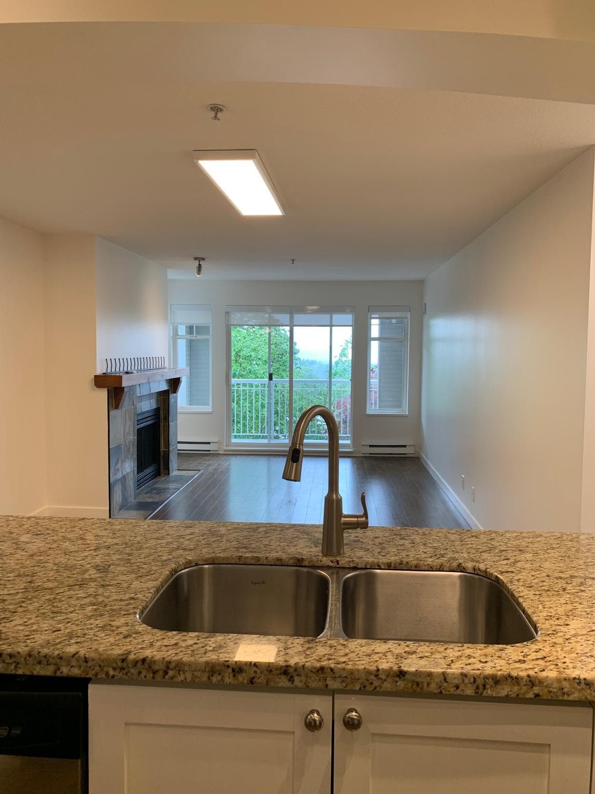 202 - 1432 Parkway Boulevard, Coquitlam, V3E 3J6 — photo 5