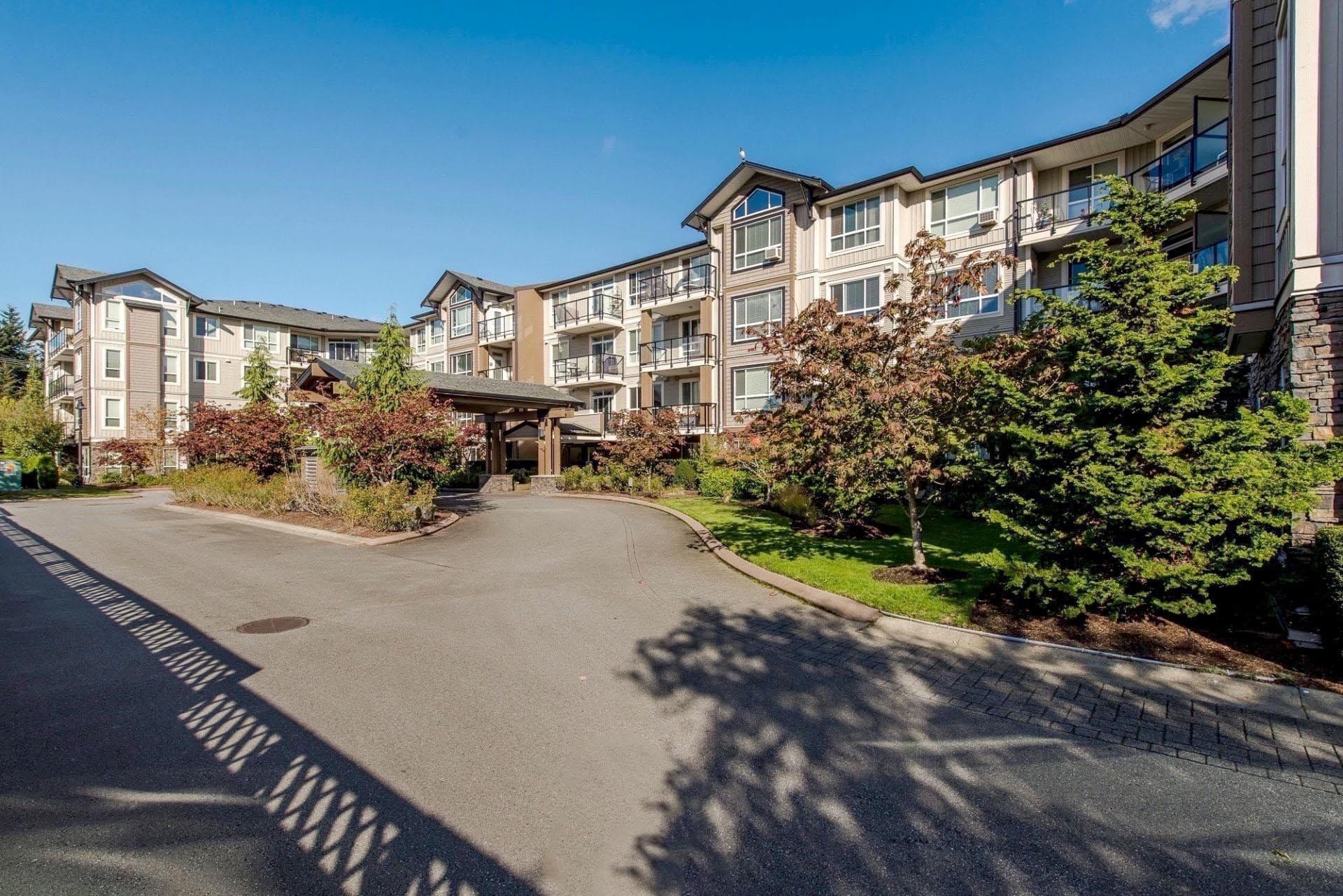202 - 32729 Garibaldi Drive, Abbotsford, V2T 0A6 — photo 1