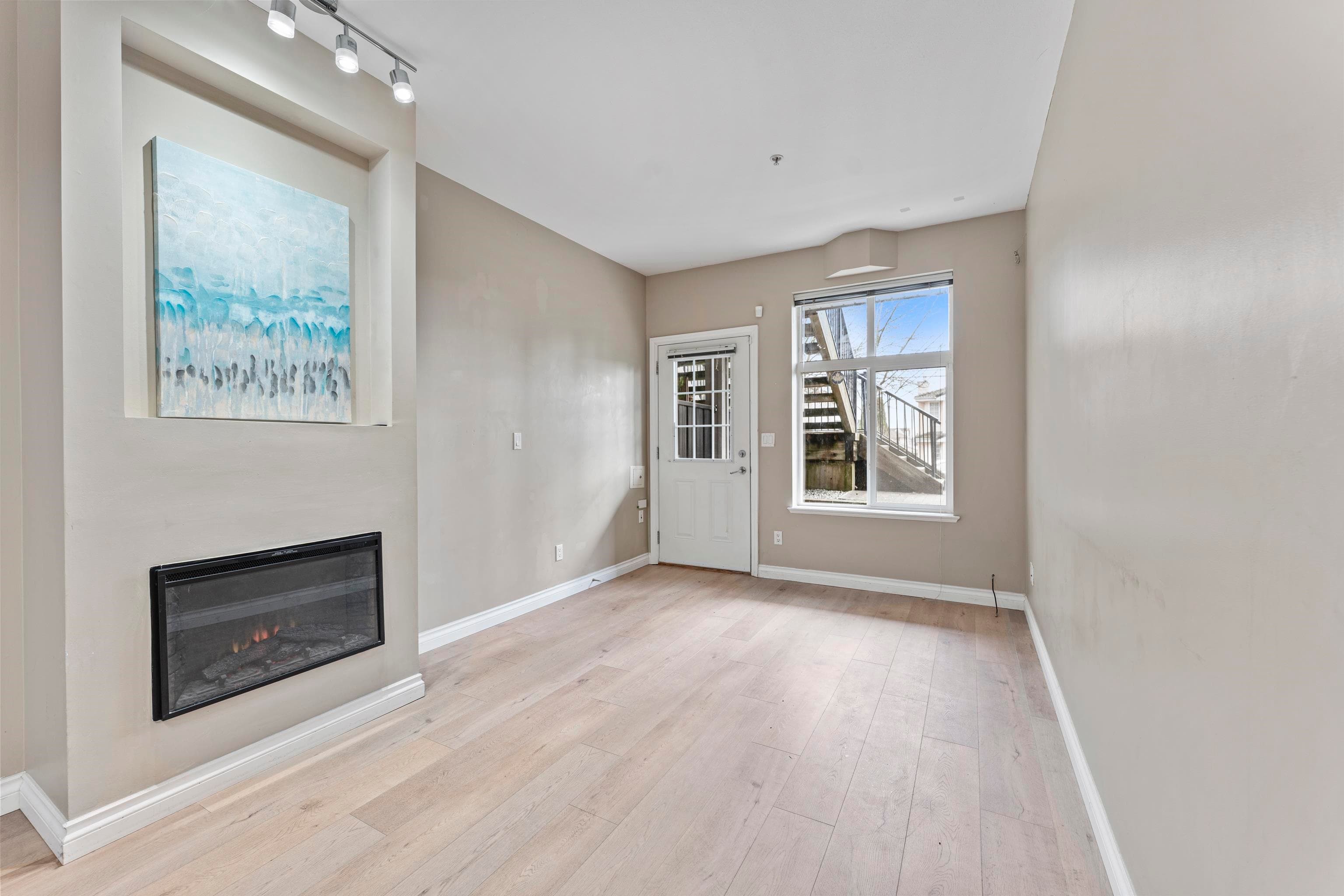 121 - 7333 16th Avenue, Burnaby, V3N 0A8 — photo 2