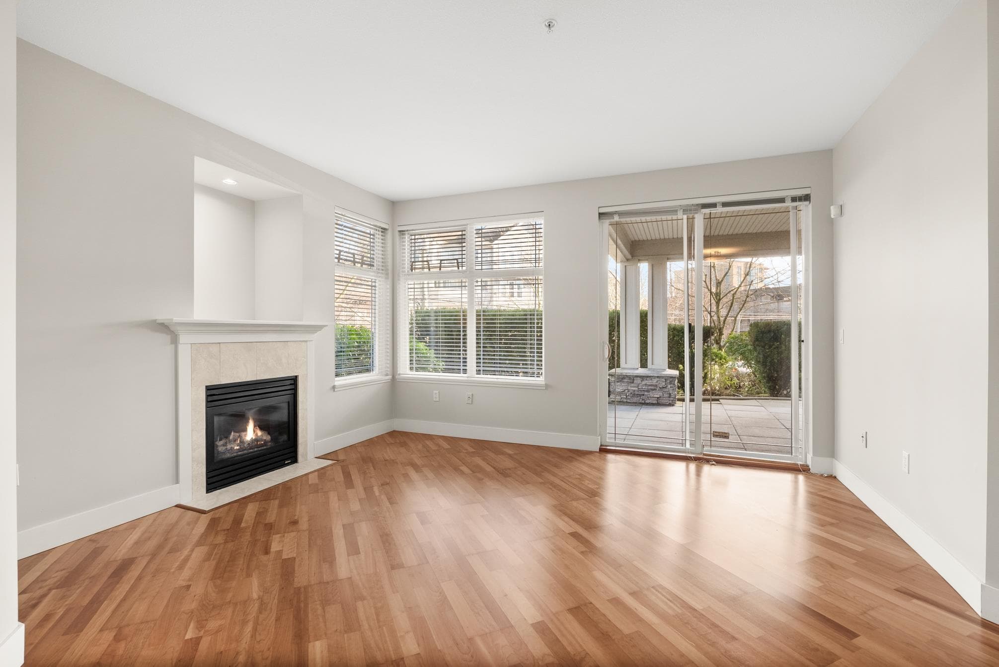107 - 15392 16a Avenue, Surrey, V4A 1S9 — photo 3