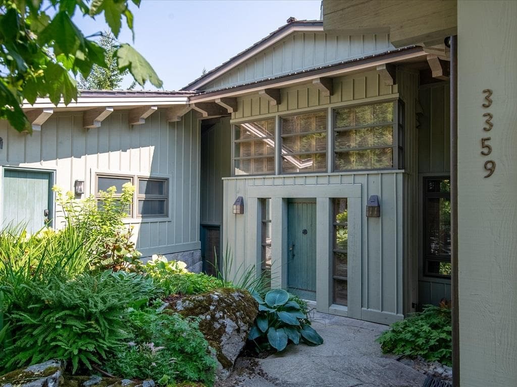 3359 Osprey Place, Whistler, V8E 0B8 — photo 1