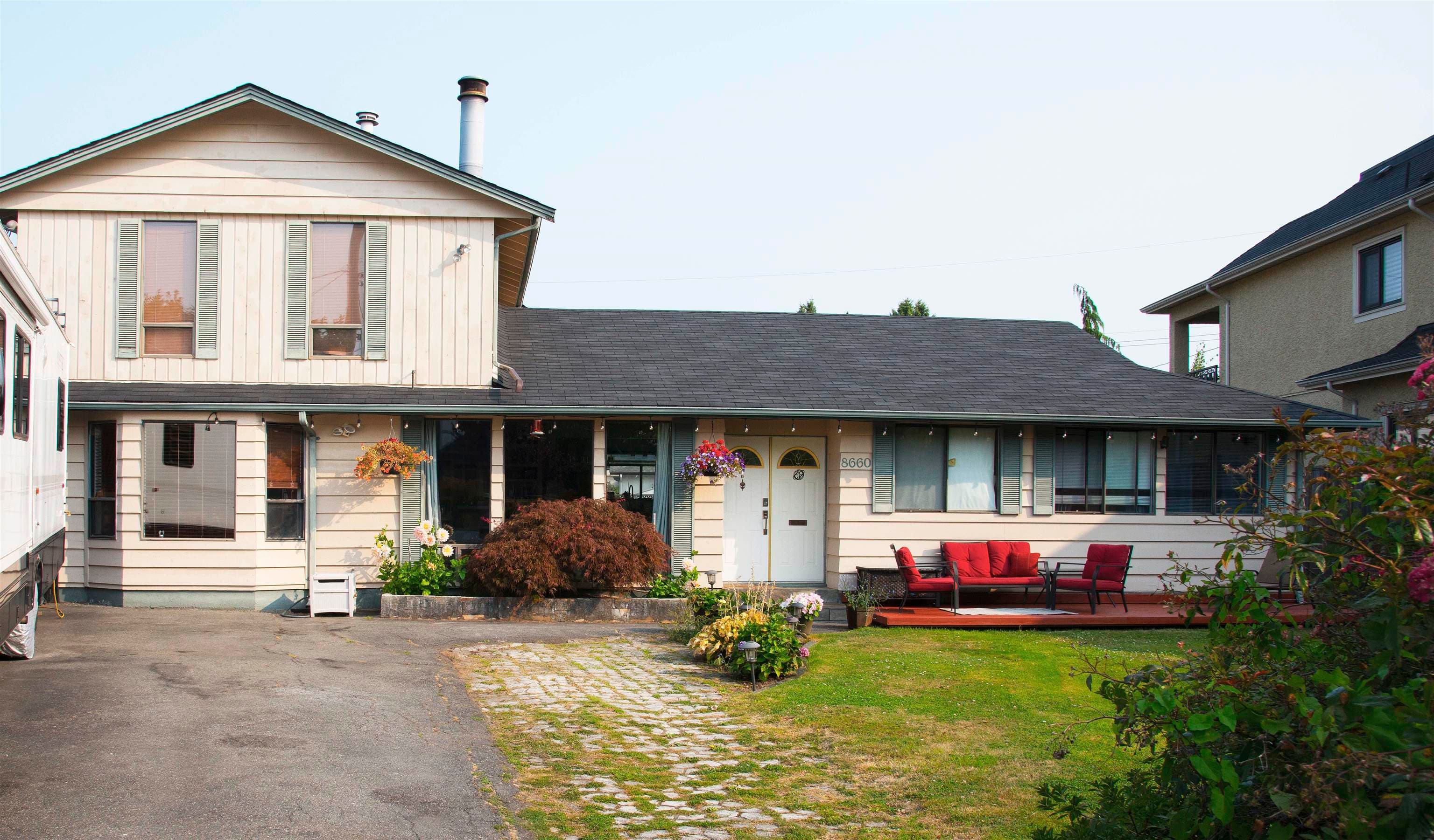 8660 Bairdmore Crescent, Richmond
