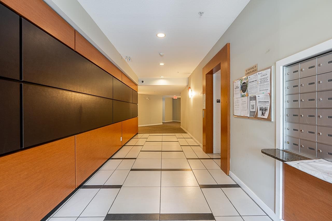 205 - 10455 University Drive, Surrey, V3T 0A5 — photo 5