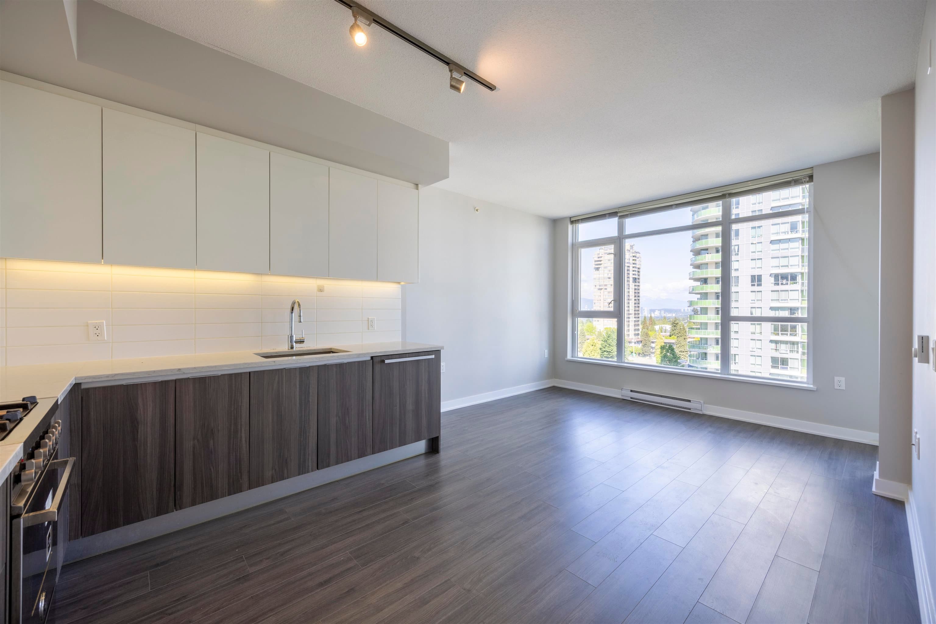 1107 - 4900 Lennox Lane, Burnaby, V5G 0G9 — photo 2