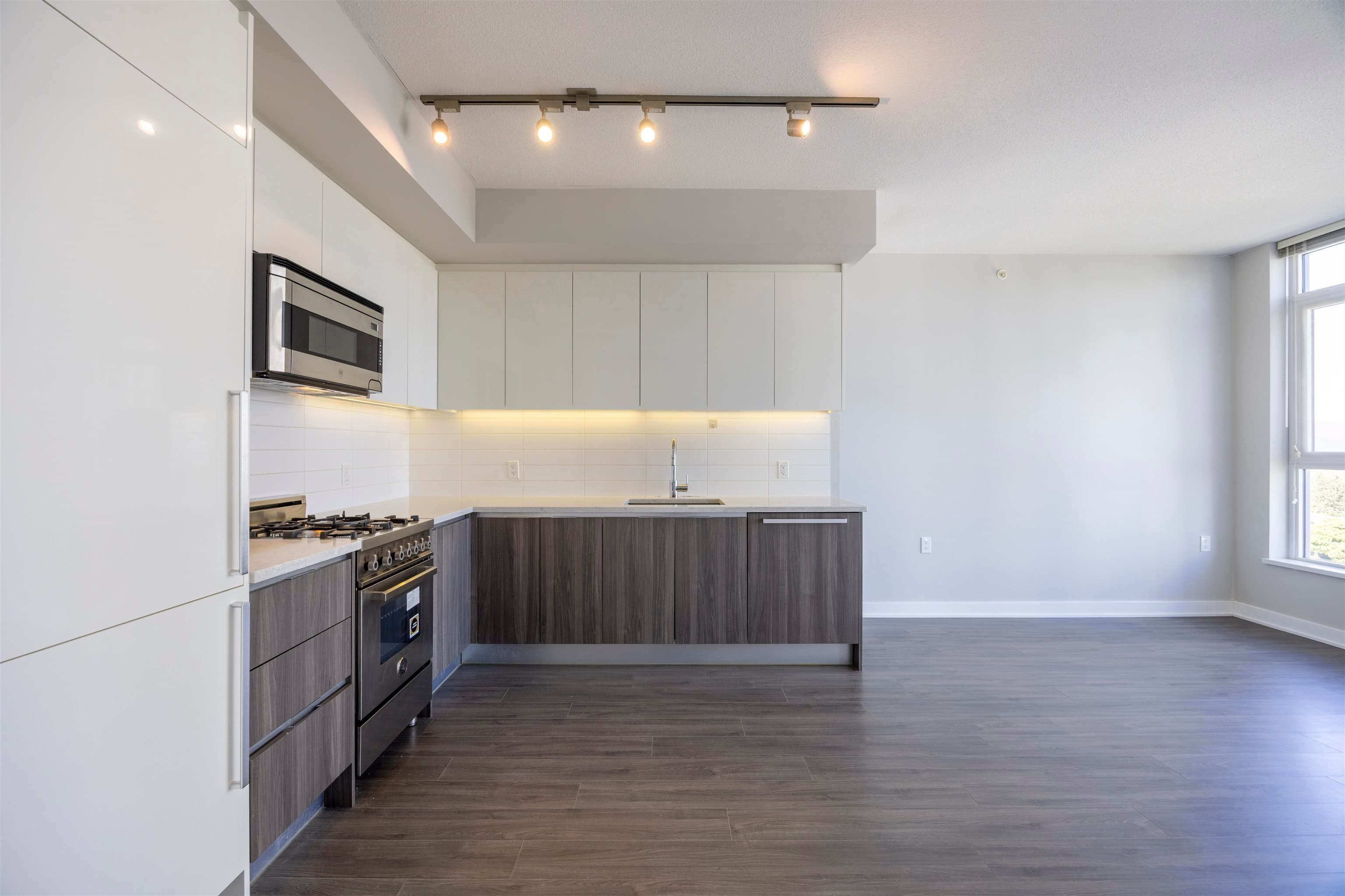 1107 - 4900 Lennox Lane, Burnaby, V5G 0G9 — photo 3