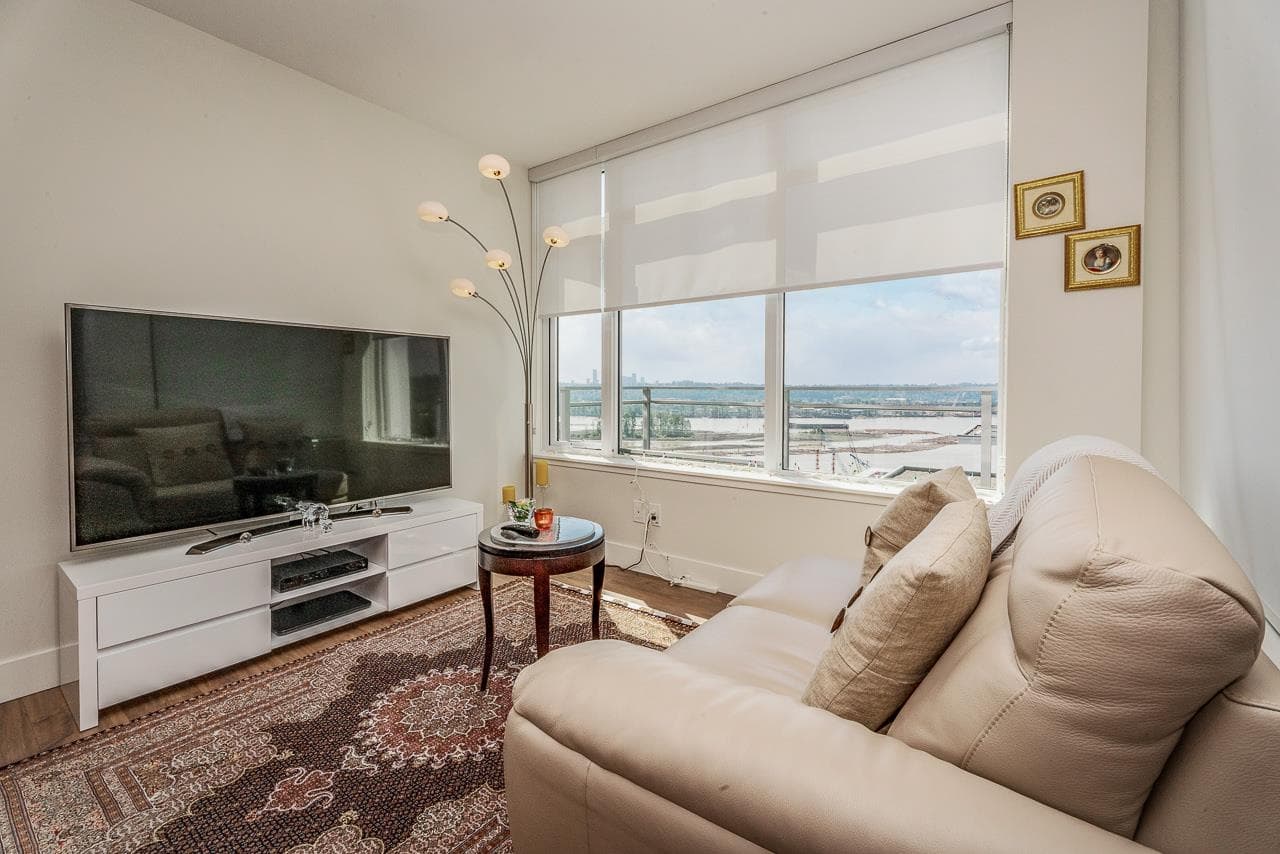 2102 - 258 Nelson's Court, New Westminster, V3L 0J9 — photo 4