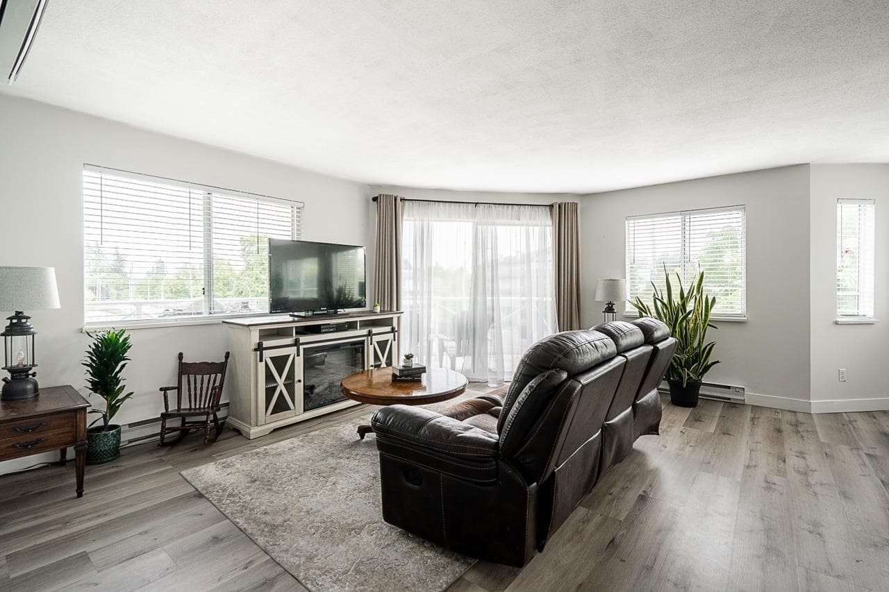 311 - 12101 80 Avenue, Surrey, V3W 5V6 — photo 1