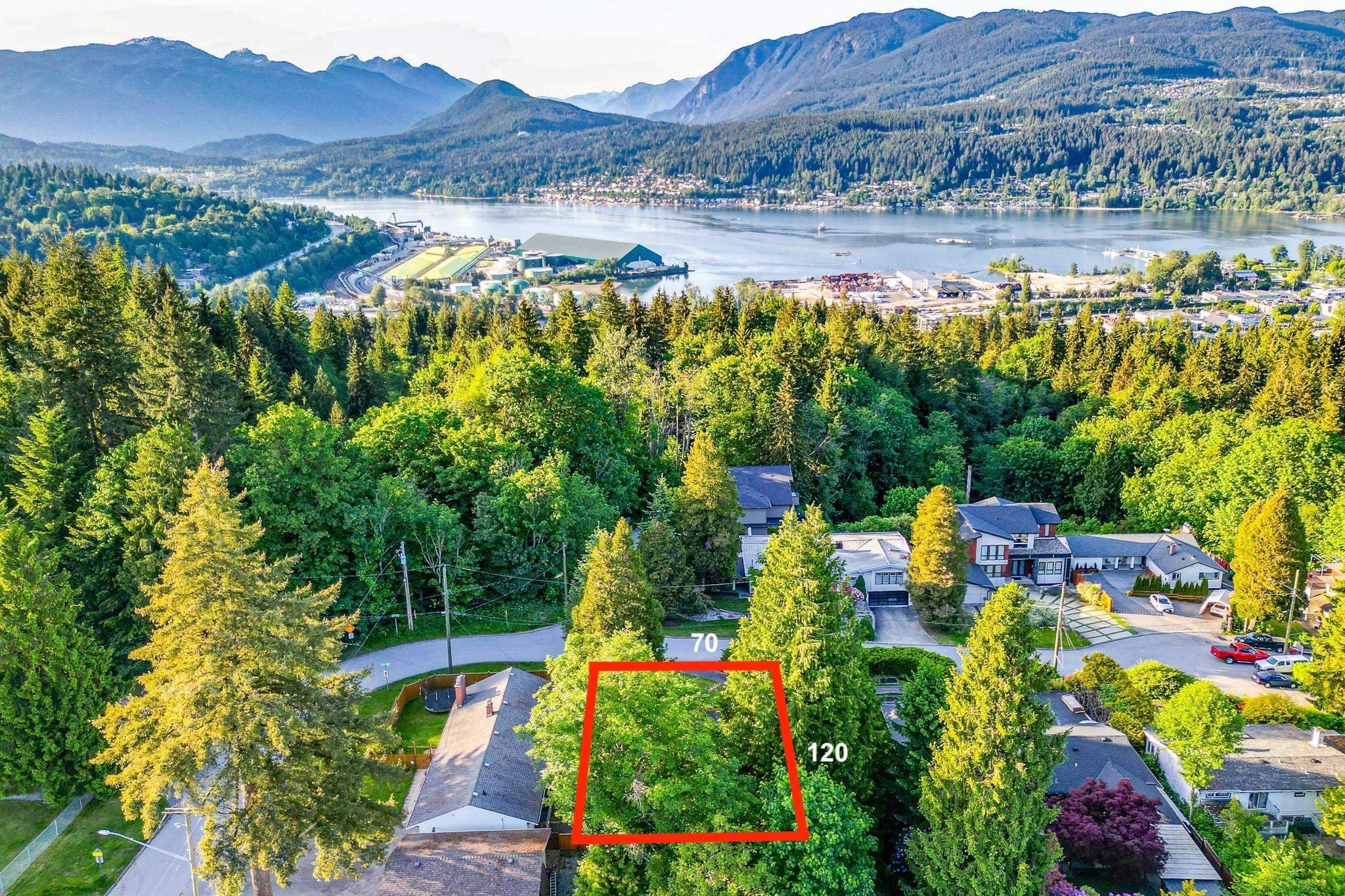 1124 Luxton Square, Coquitlam, V3J 5E1 — photo 3