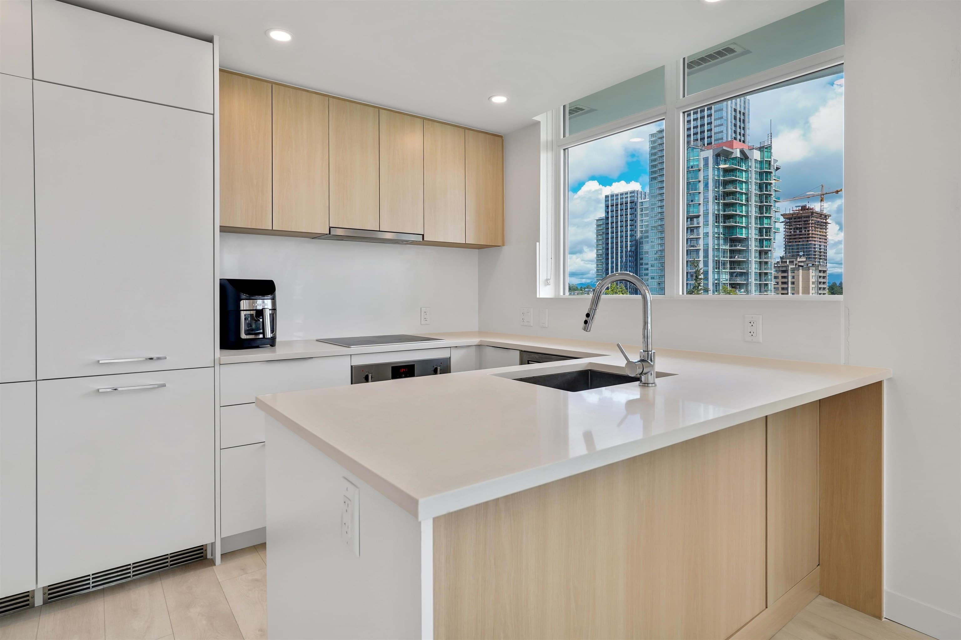 905 - 13318 104 Avenue, Surrey, V3T 0R2 — photo 3
