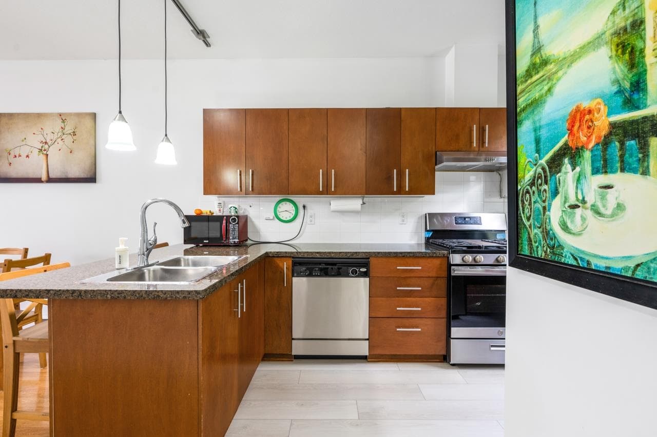 33 - 15353 100 Avenue, Surrey, V3R 3S6 — photo 3