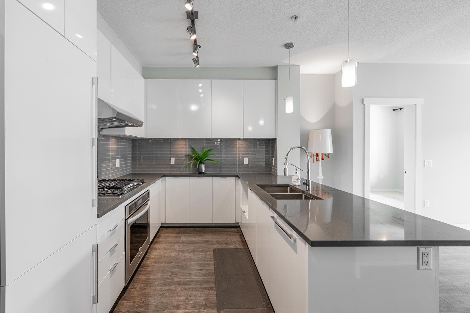 308 - 9399 Alexandra Road, Richmond, V6X 0L7 — photo 5